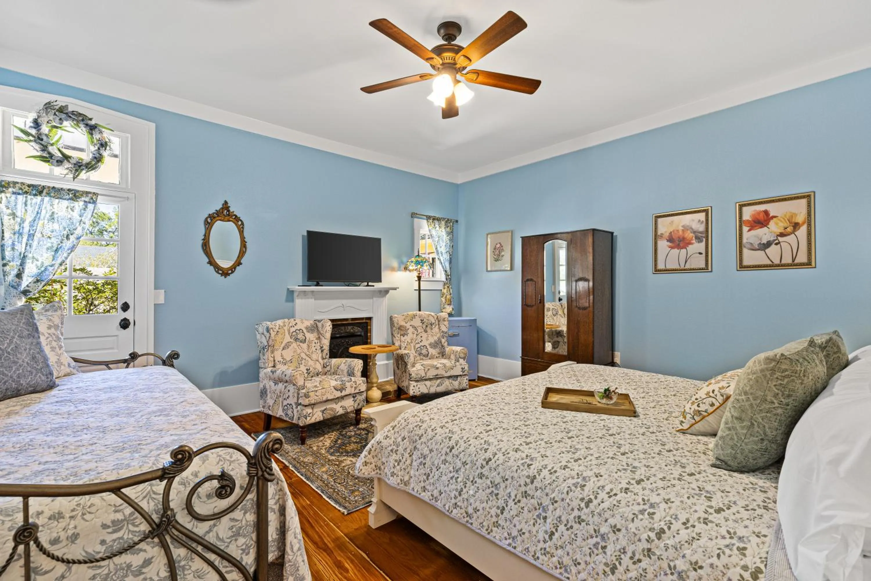 Bed in The Steamboat Inn