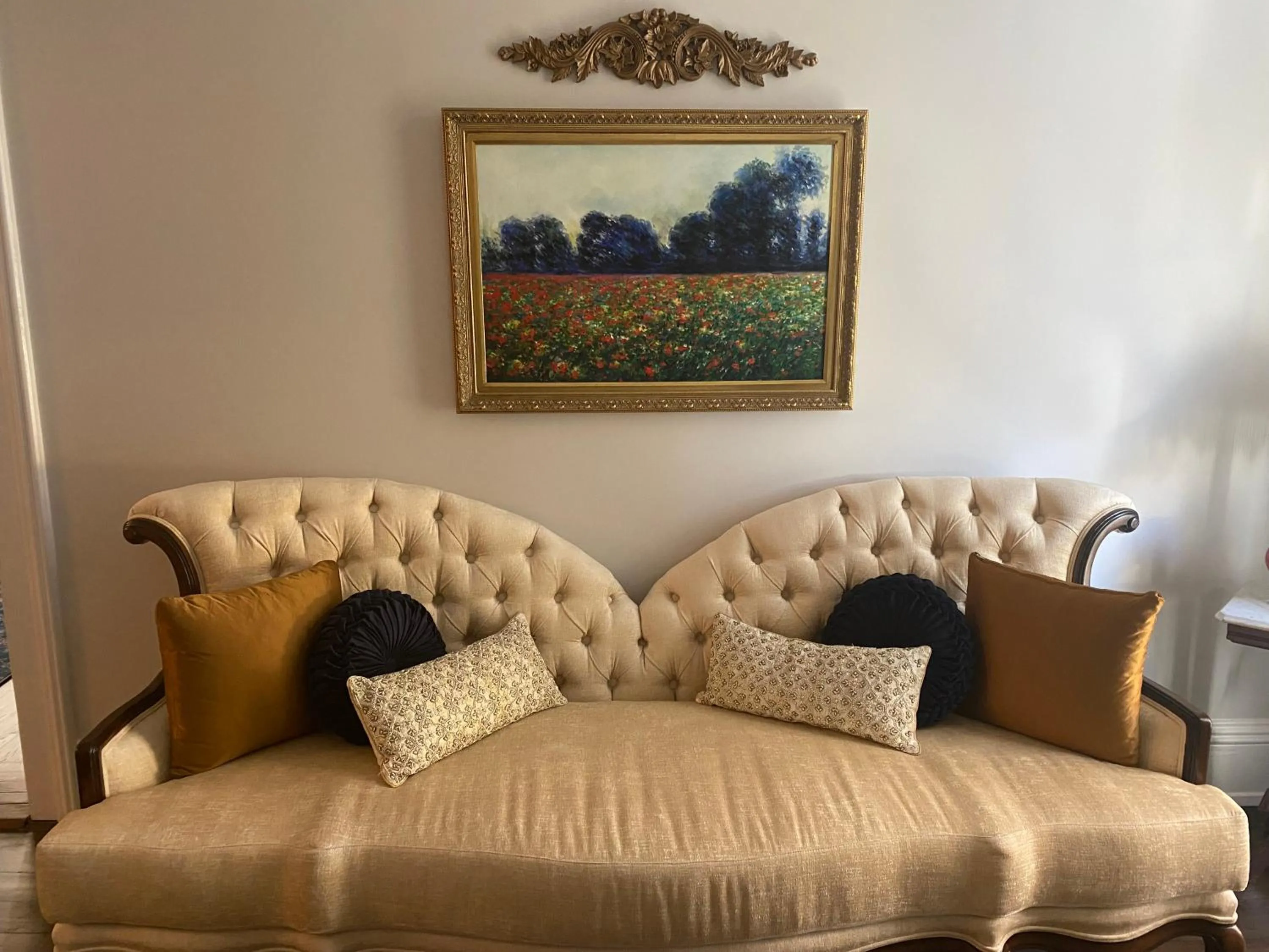 Living room in Belle Louise Historic Bed & Breakfast