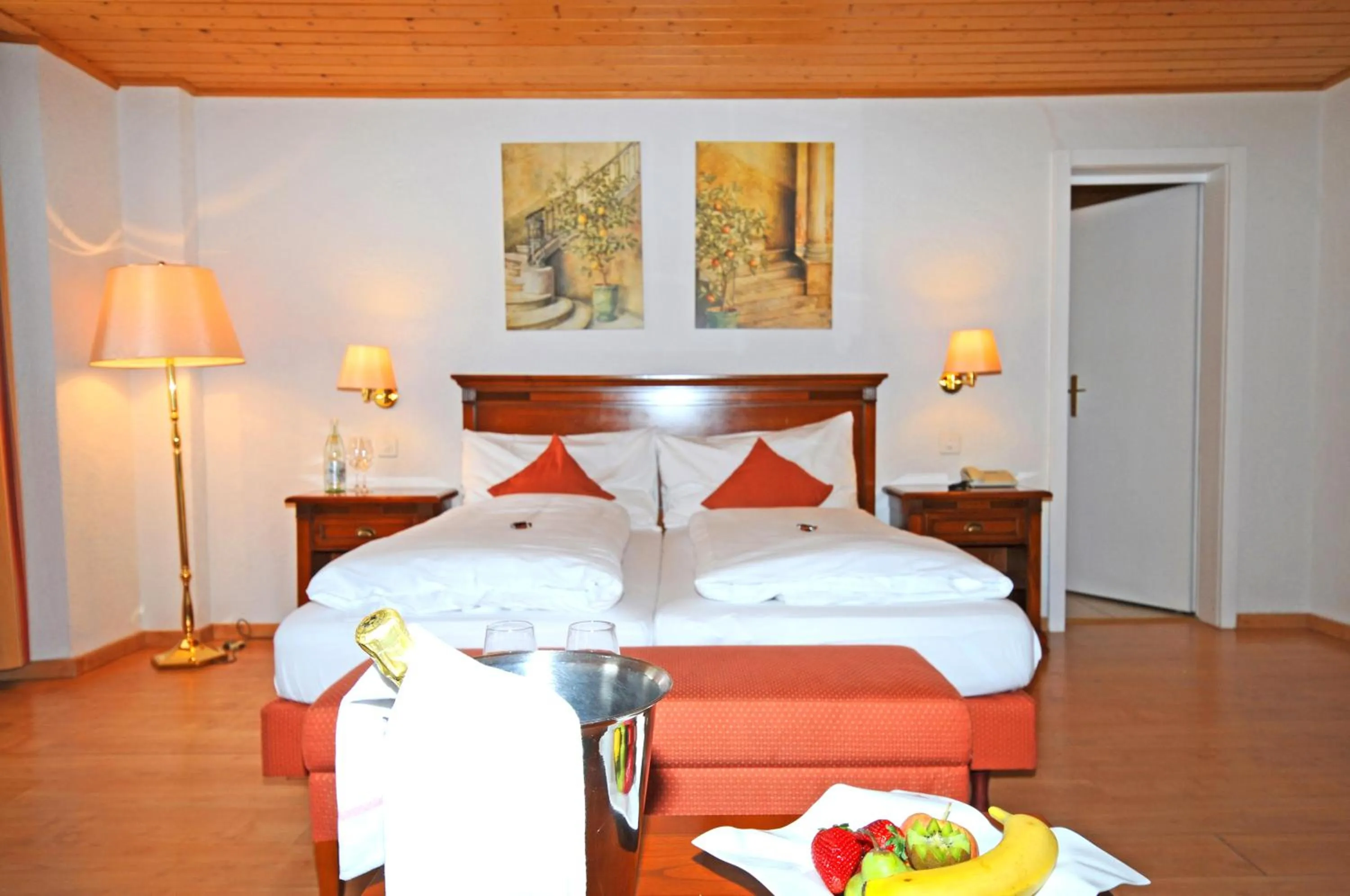 Food and drinks, Bed in Belle Epoque Hotel Victoria & Apartments