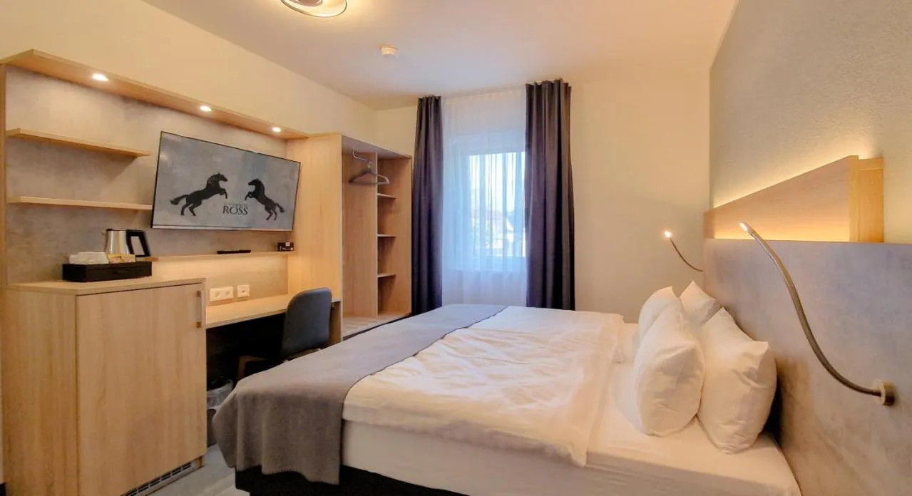 Bed in Hotel Schwarzes Ross