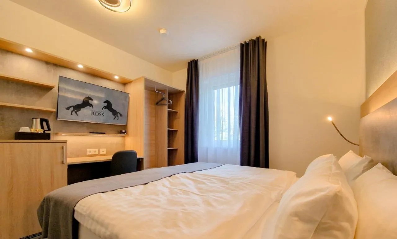 Bed in Hotel Schwarzes Ross