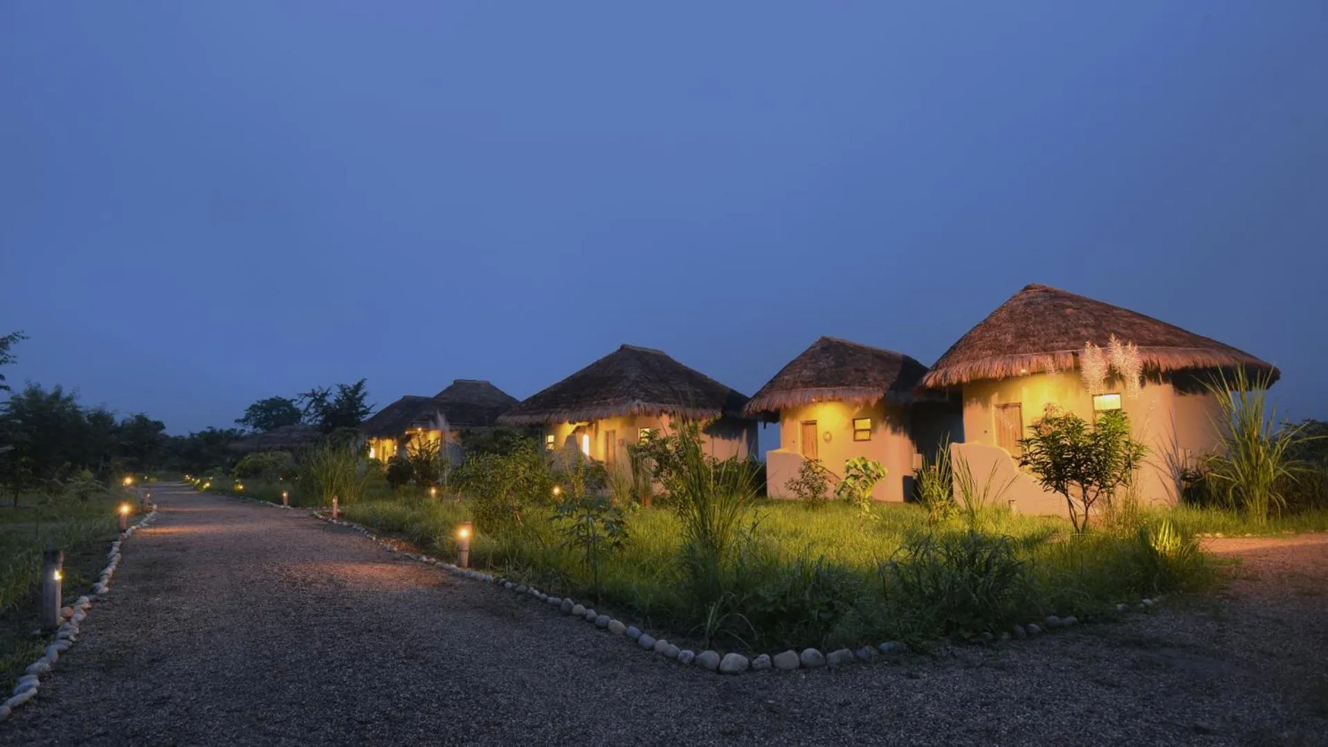 Property building in Barahi Jungle Lodge