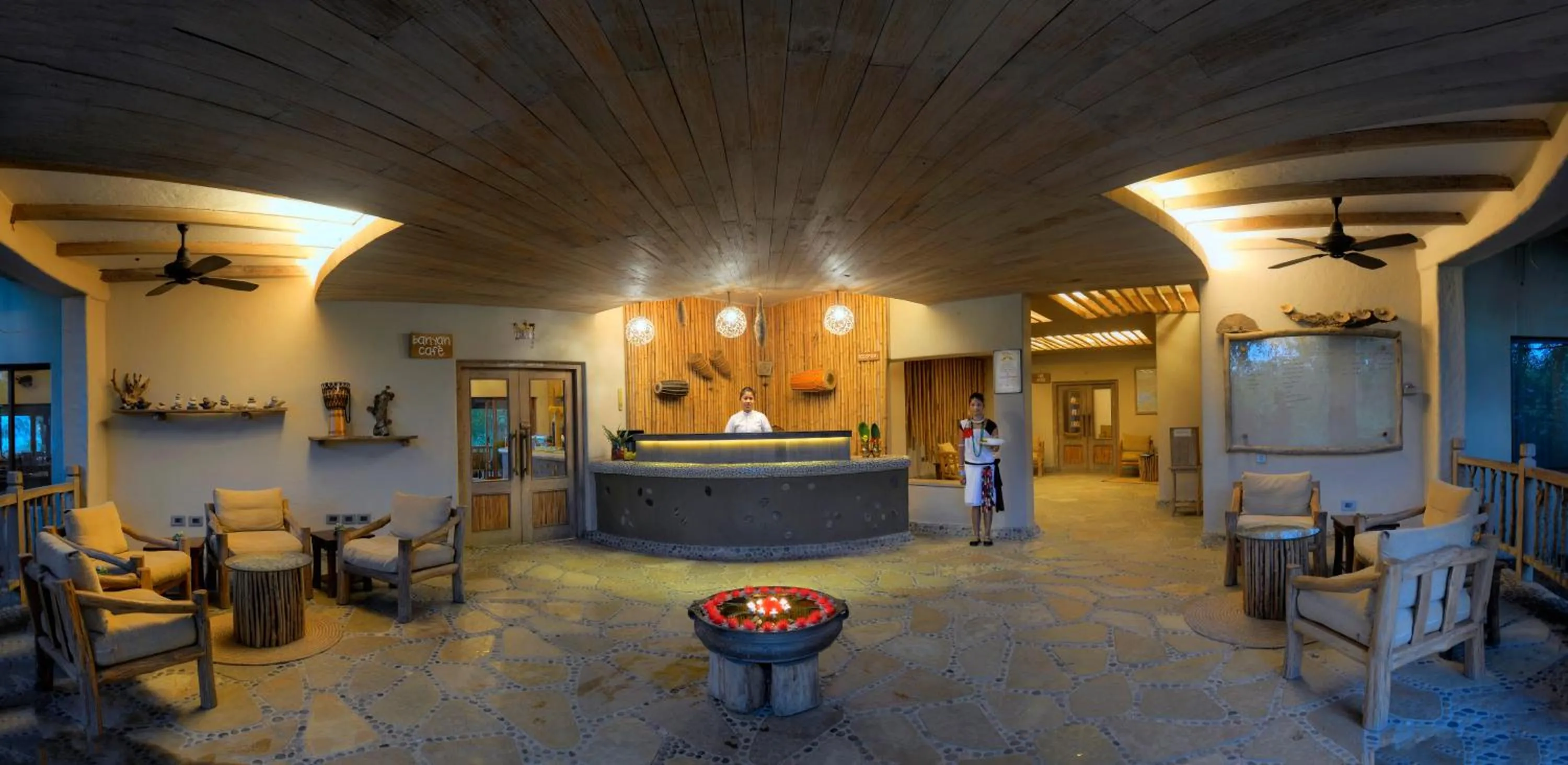 Lobby or reception in Barahi Jungle Lodge