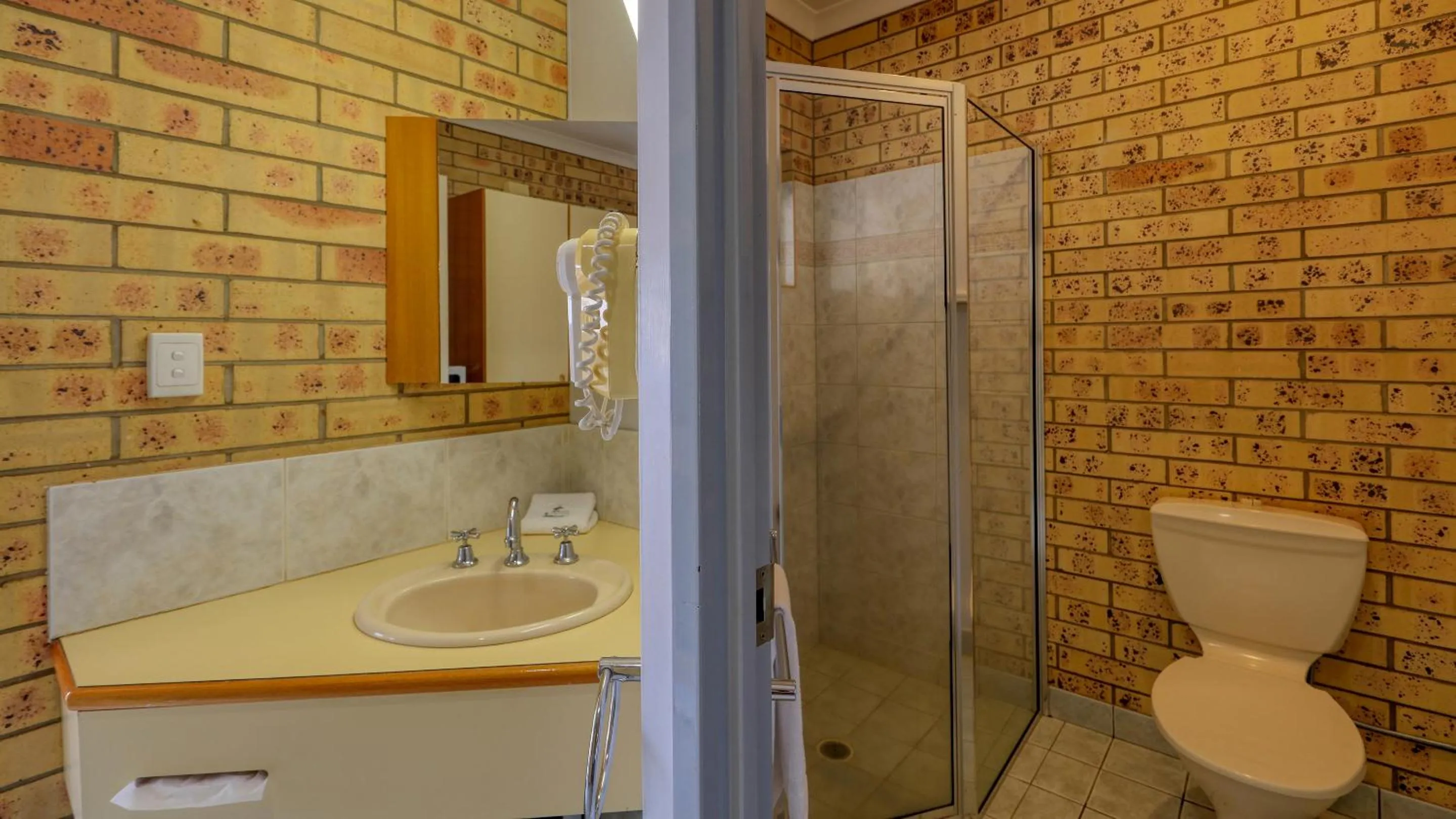 Mulga Country Motor Inn