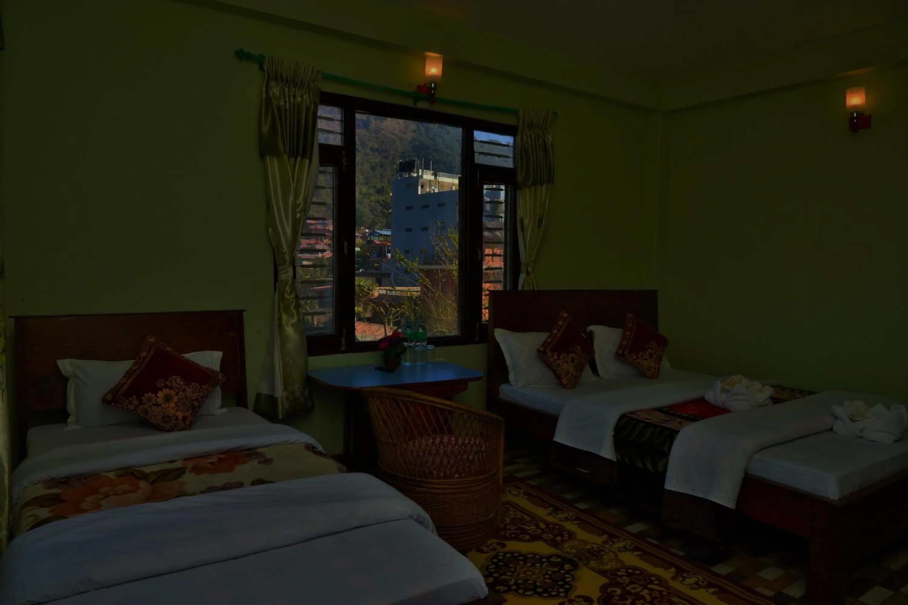 Living room, Bed in Hotel Mandala