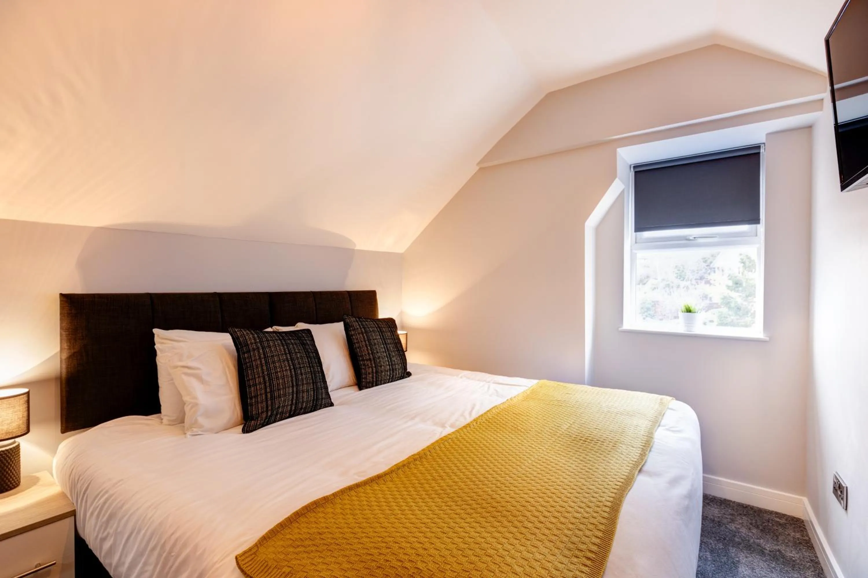 Bed in Bondgate Hotel East Midlands Airport