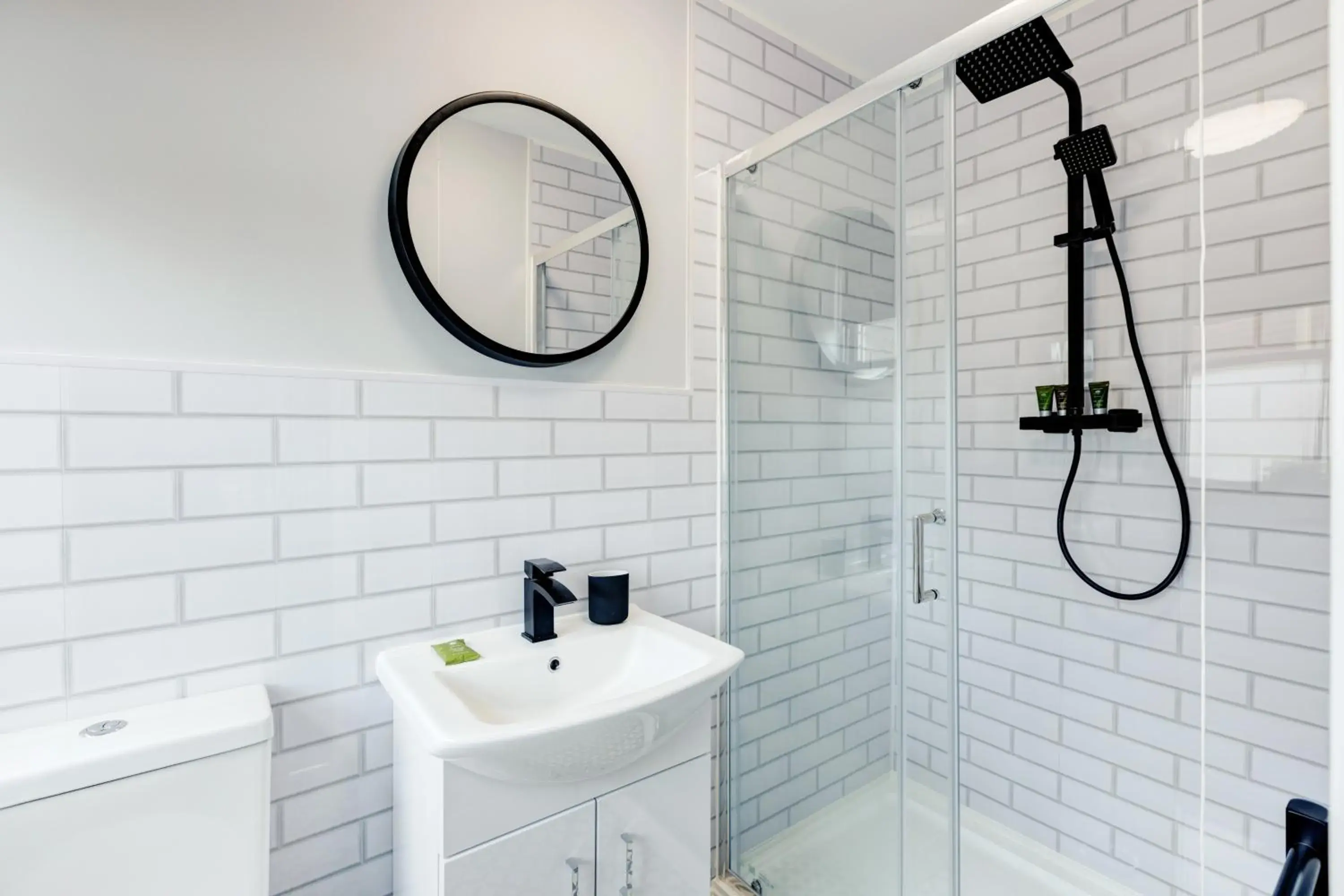 Deluxe King Room in Bondgate Hotel East Midlands Airport Deluxe King Room in Bondgate Hotel East Midlands Airport