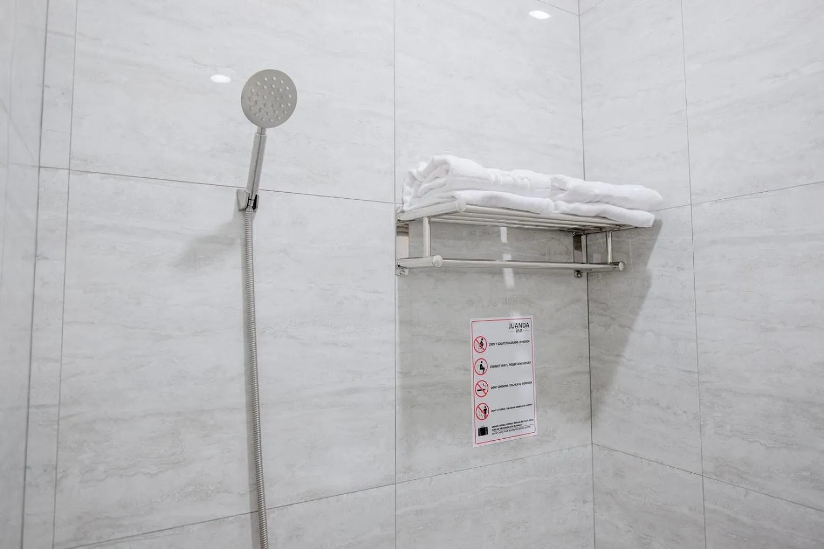 RedDoorz Plus @ Jalan Juanda Medan