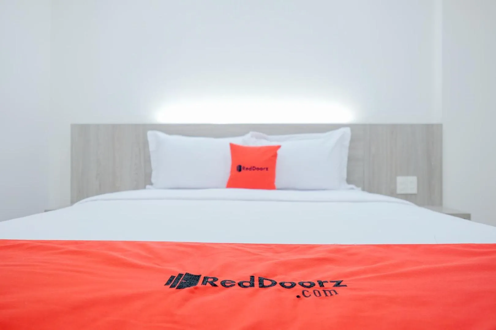 Bed in RedDoorz Plus @ Jalan Juanda Medan