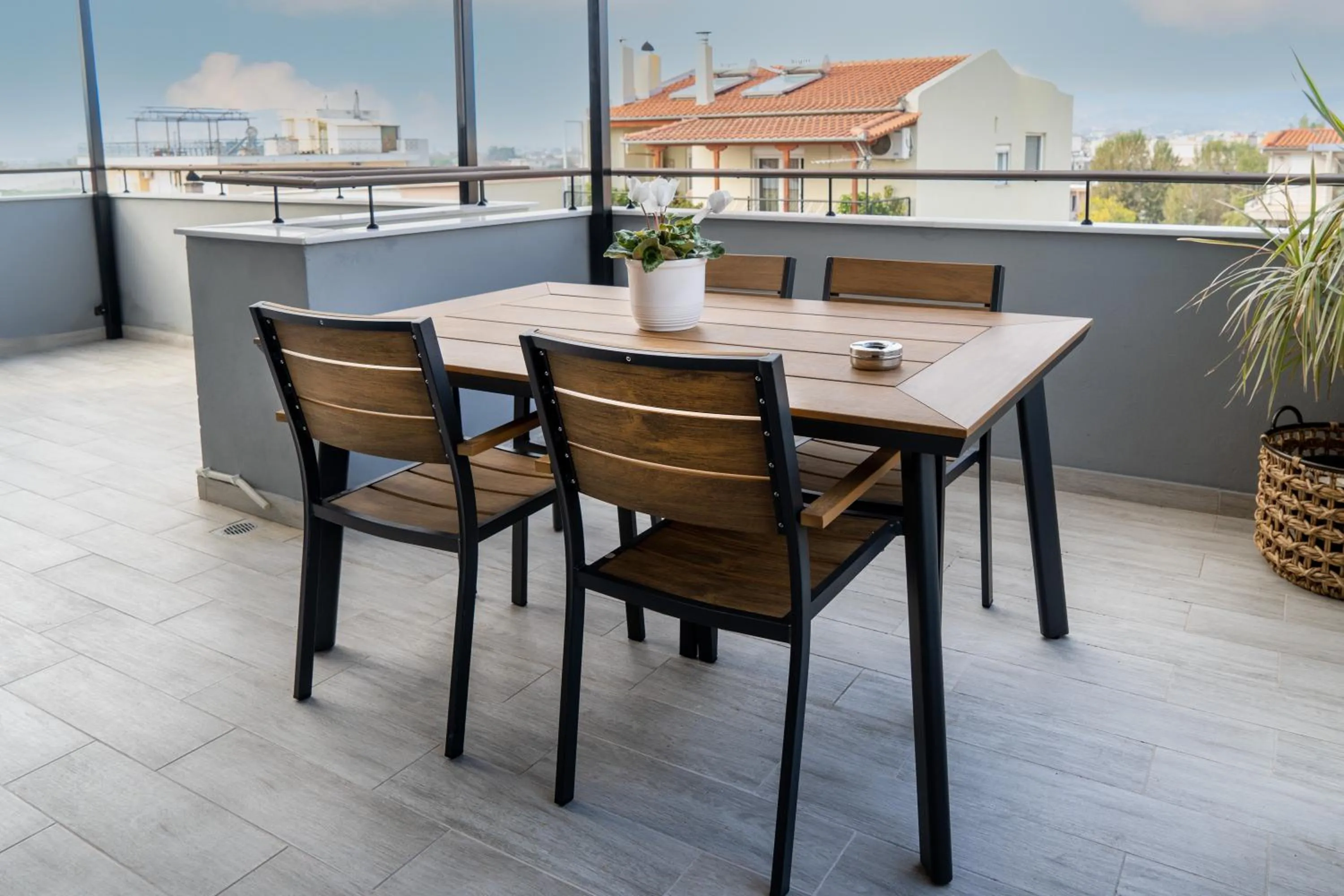 Patio in Salina Premium Residences Volos