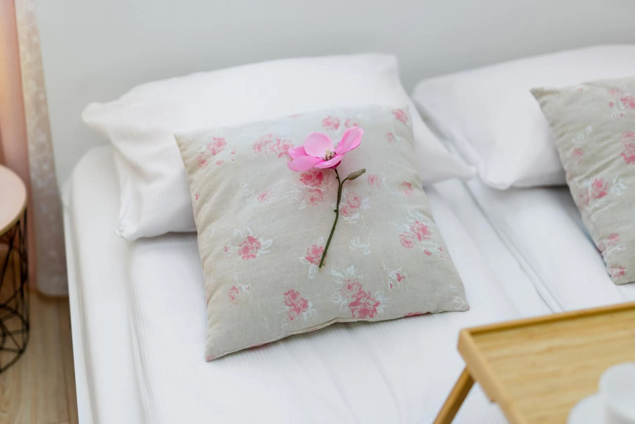 Decorative detail, Bed in Apartment Poznan Park Cytadela by Noclegi Renters