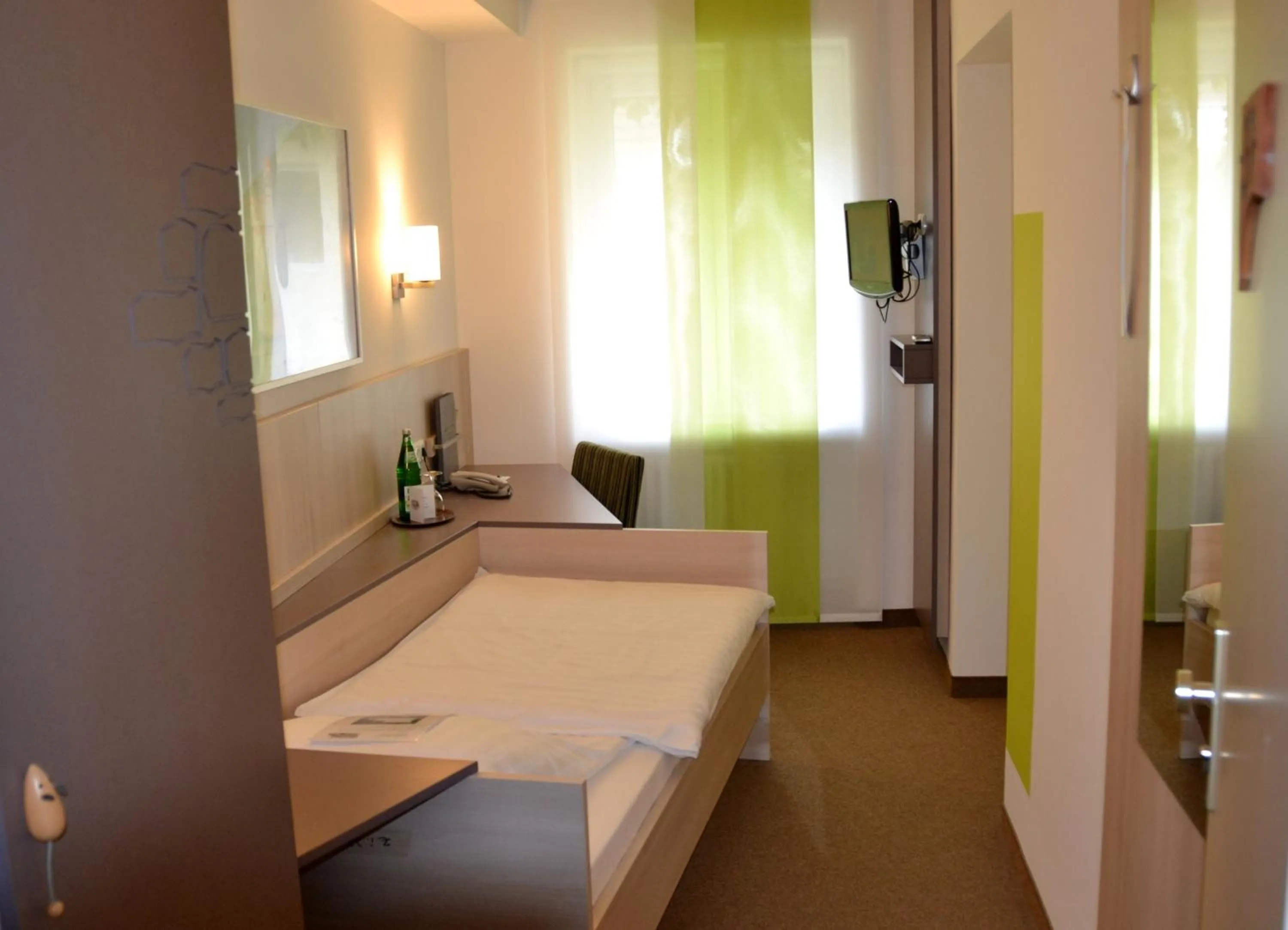 Bed in Hotel Zur Mühle