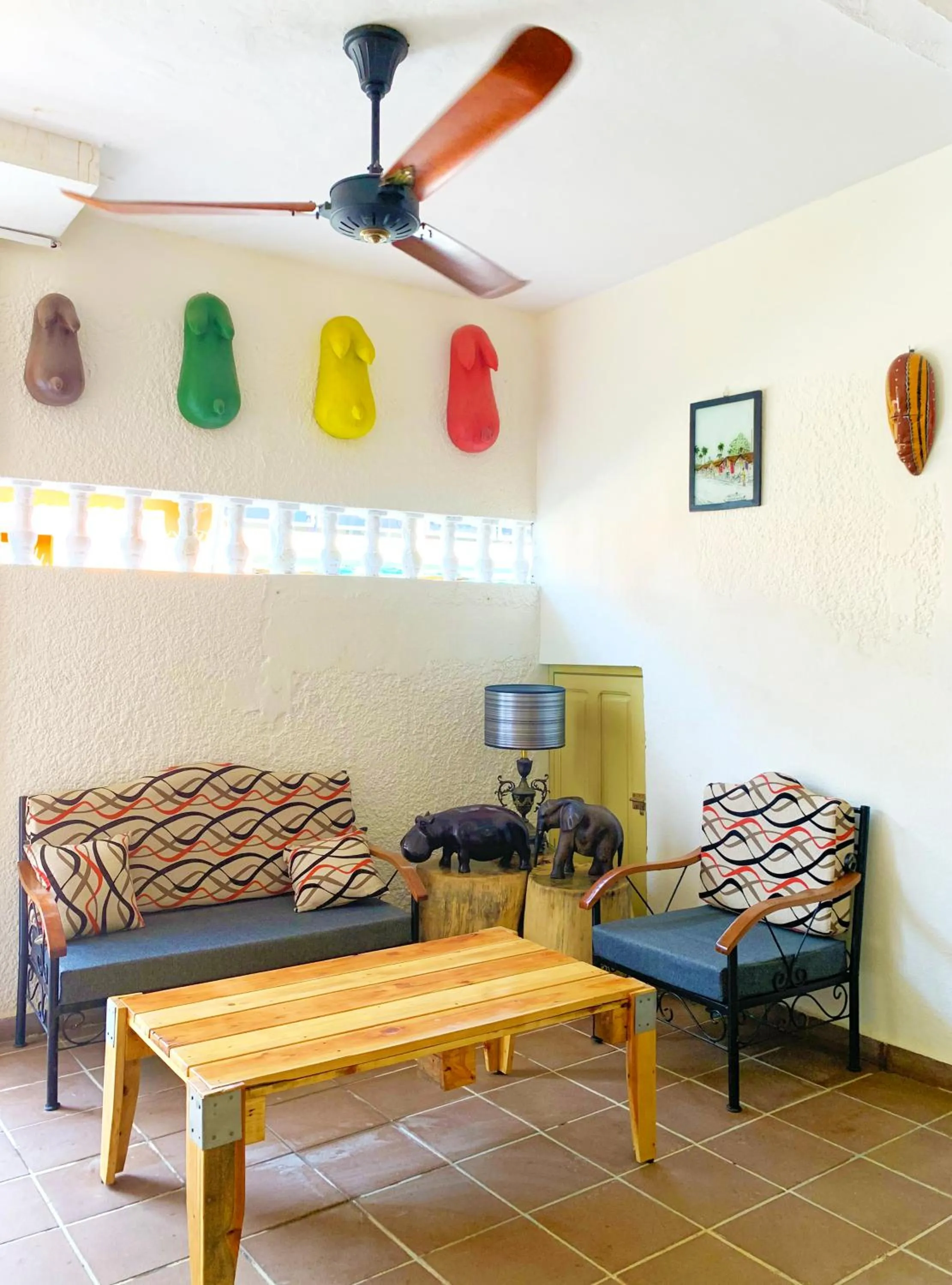 Communal lounge/ TV room in Hotel Blawa