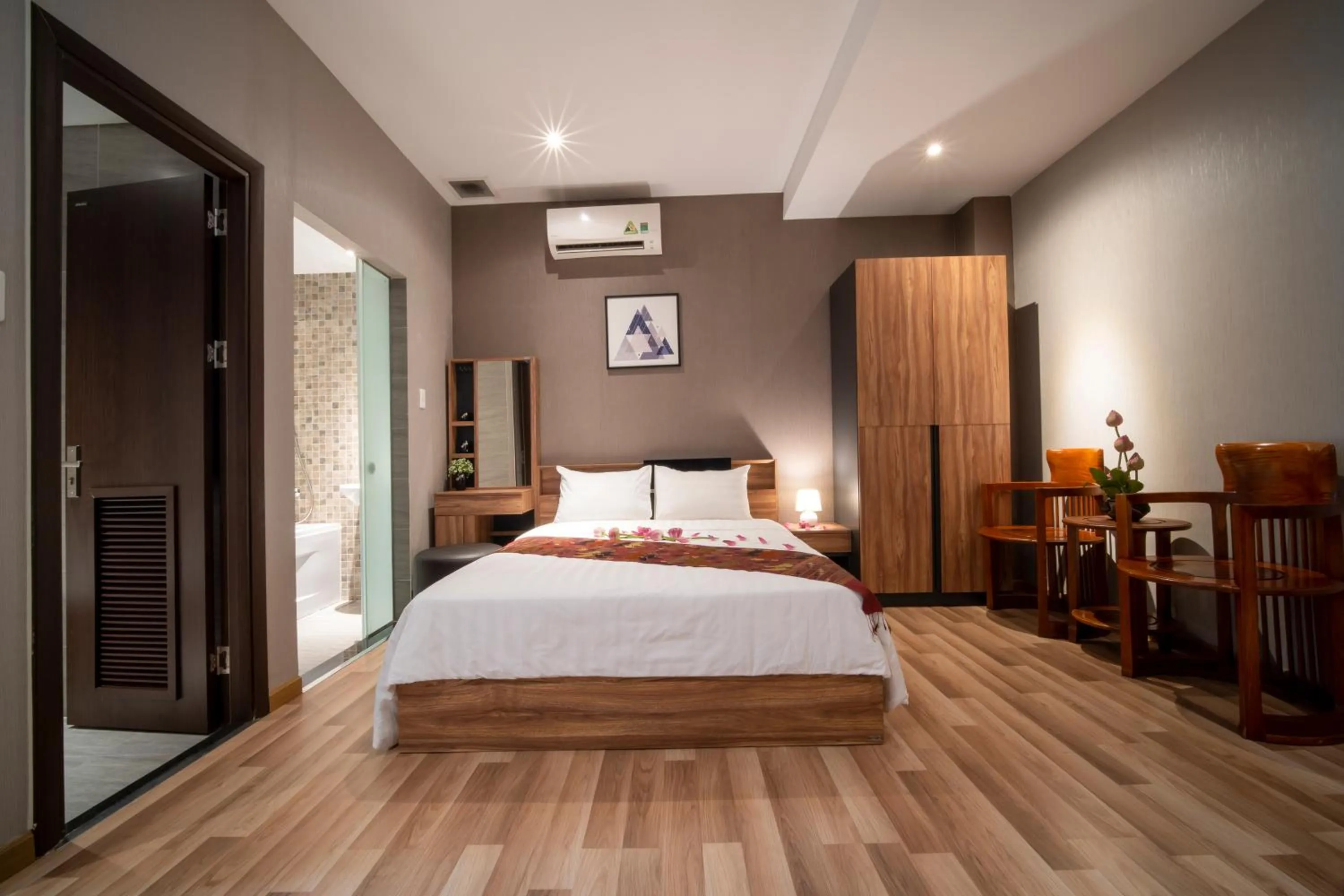 Bed in Sen Spa Service Apartment