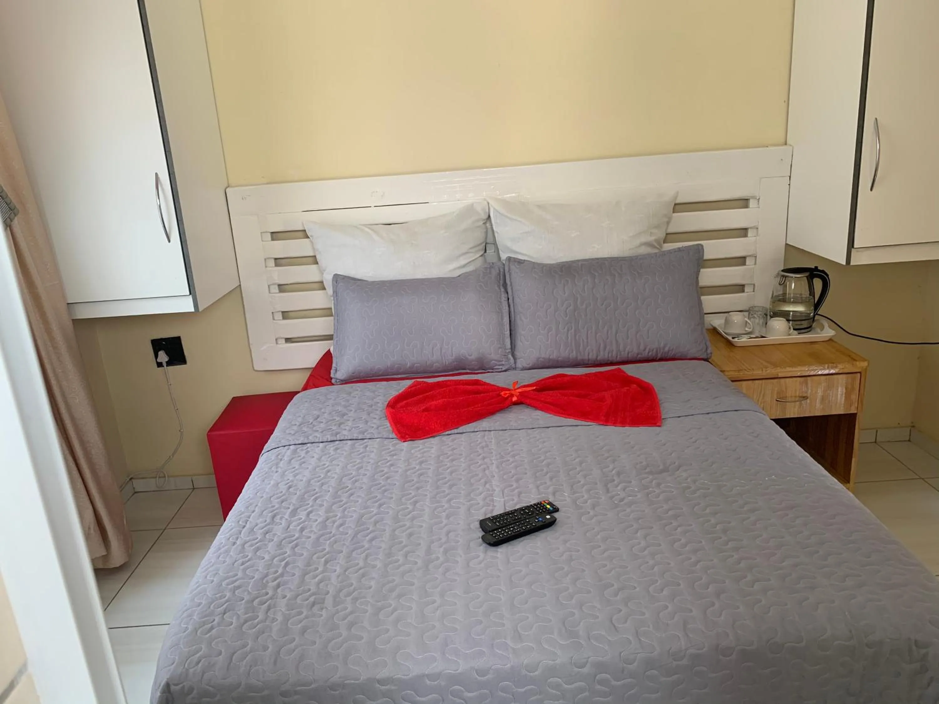 Bed in Ekaya Palace Guest House