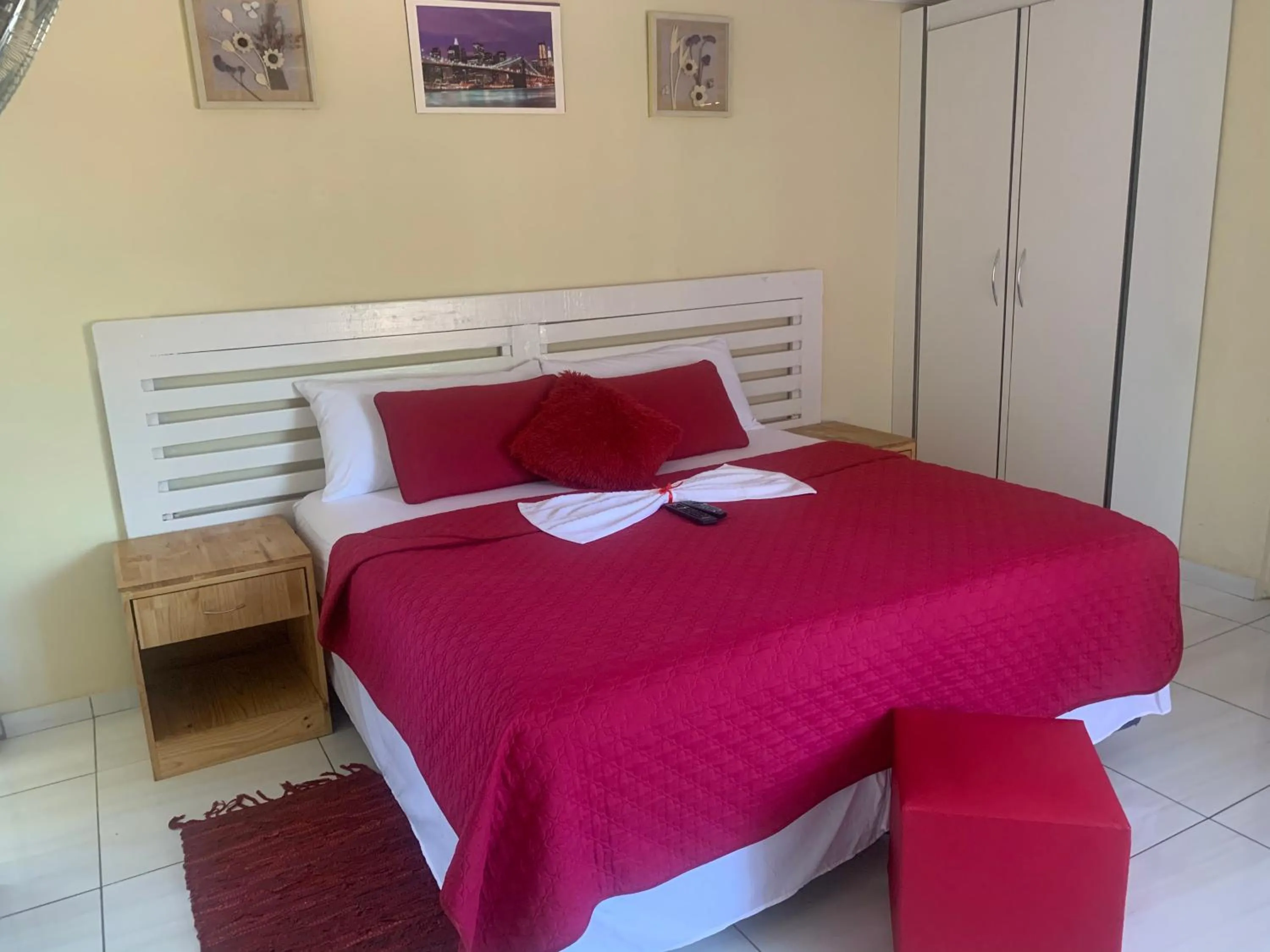 Bed in Ekaya Palace Guest House