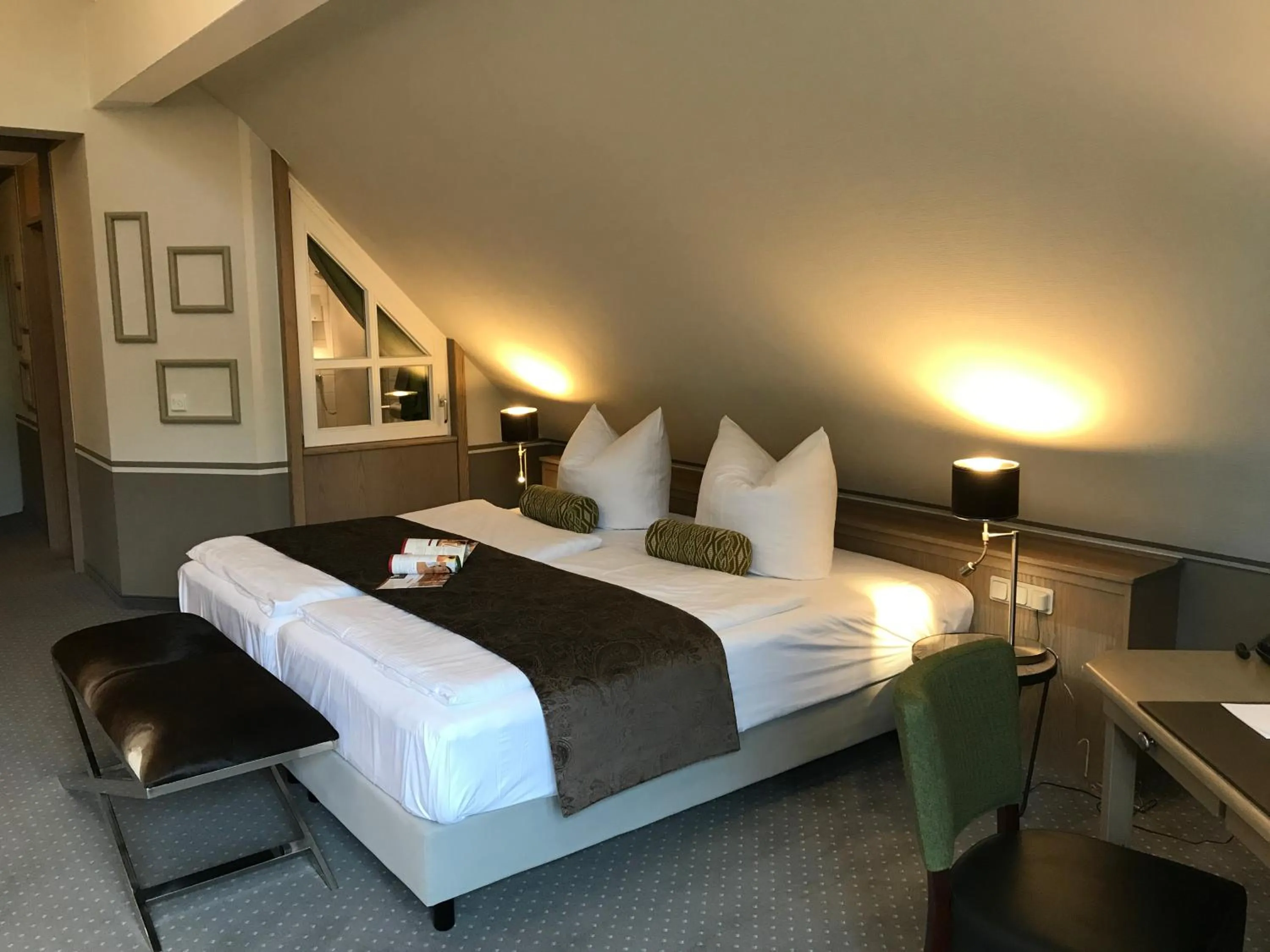 Photo of the whole room, Bed in Romantisches Hotel Menzhausen