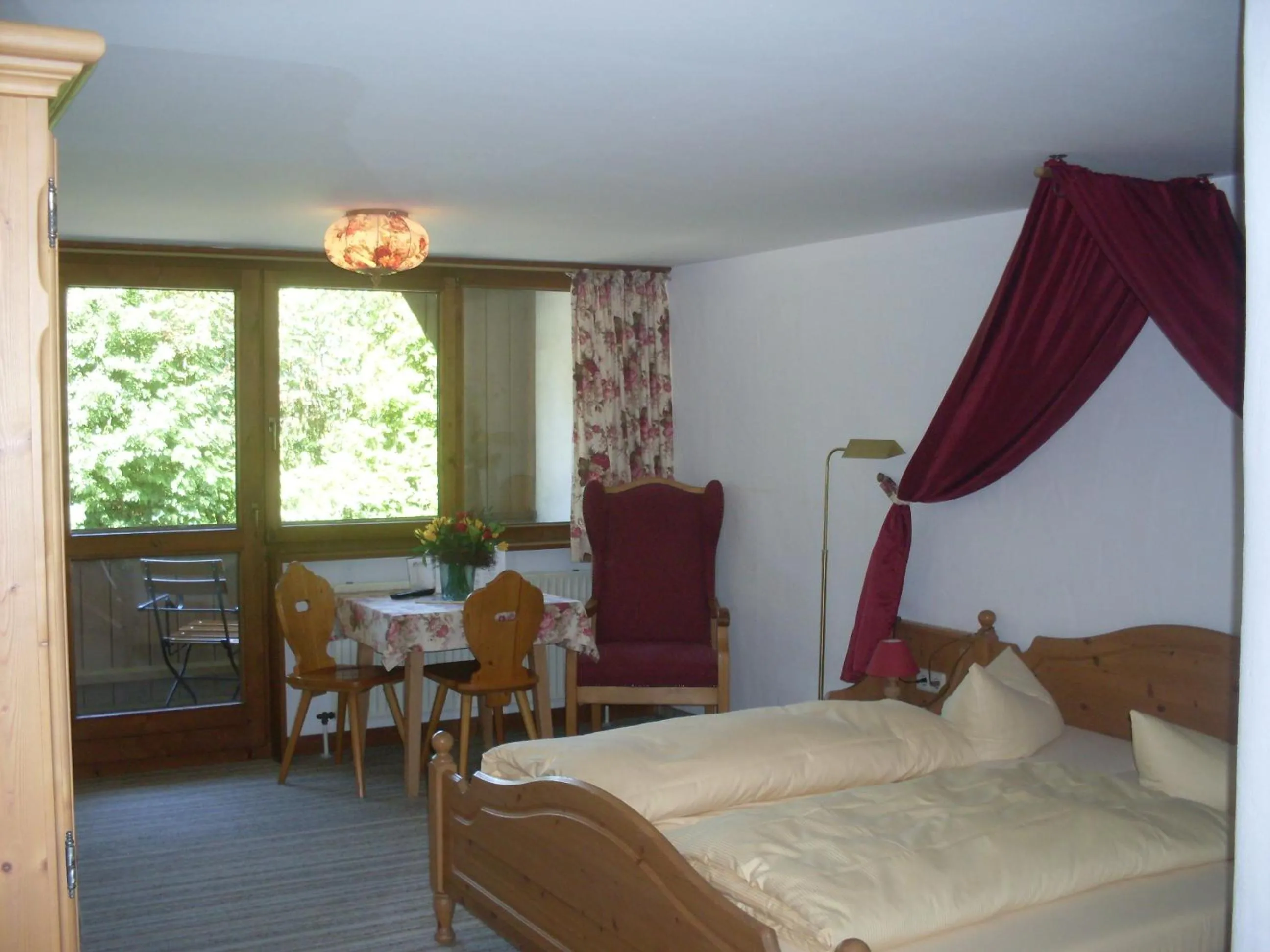 Photo of the whole room, Bed in Gasthof Ochsenwirt