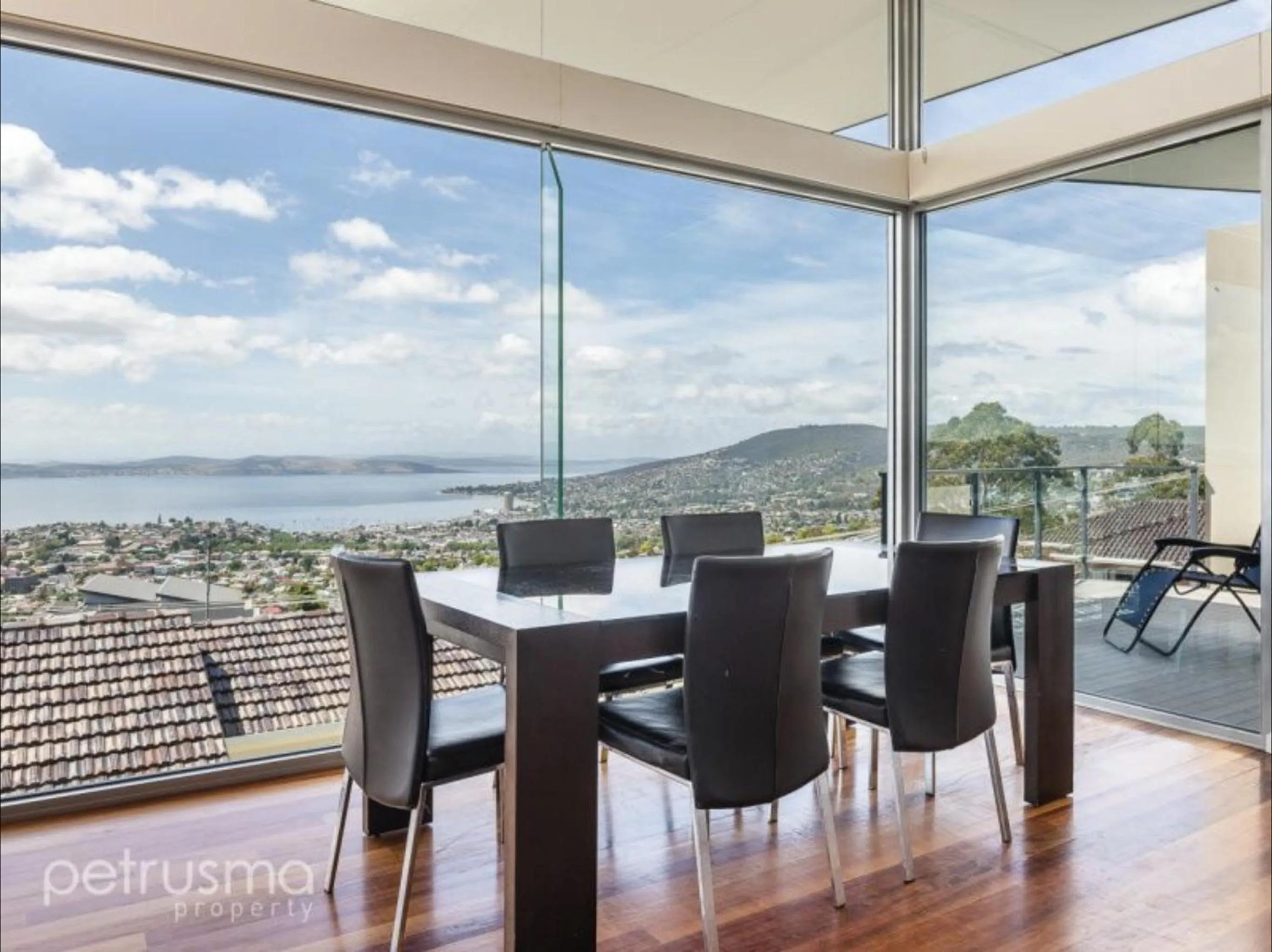 Dining area in Hobart View