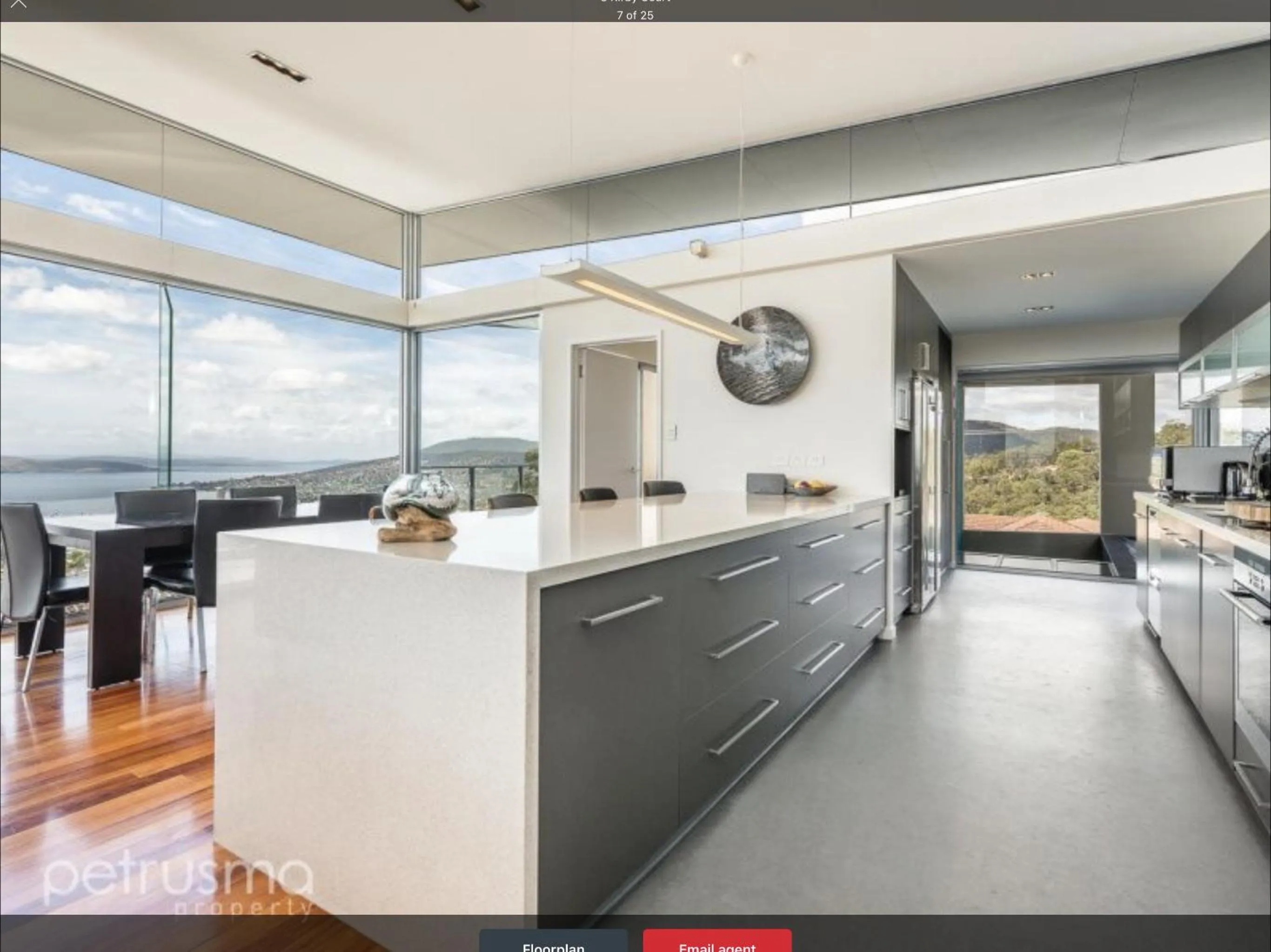 Restaurant/places to eat in Hobart View