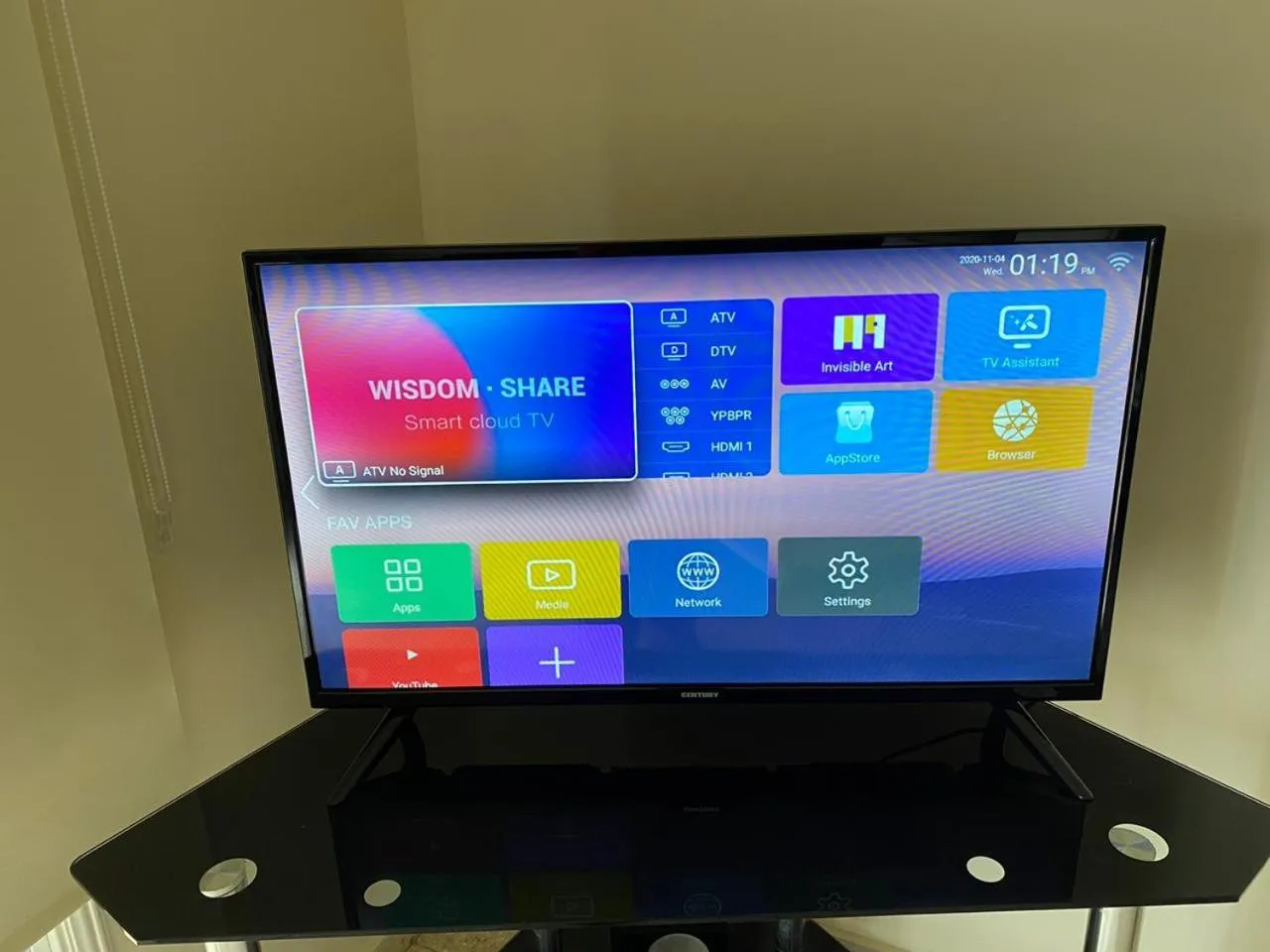 TV and multimedia in Larnaca Comfort Rooms With Smart TV & Netflix