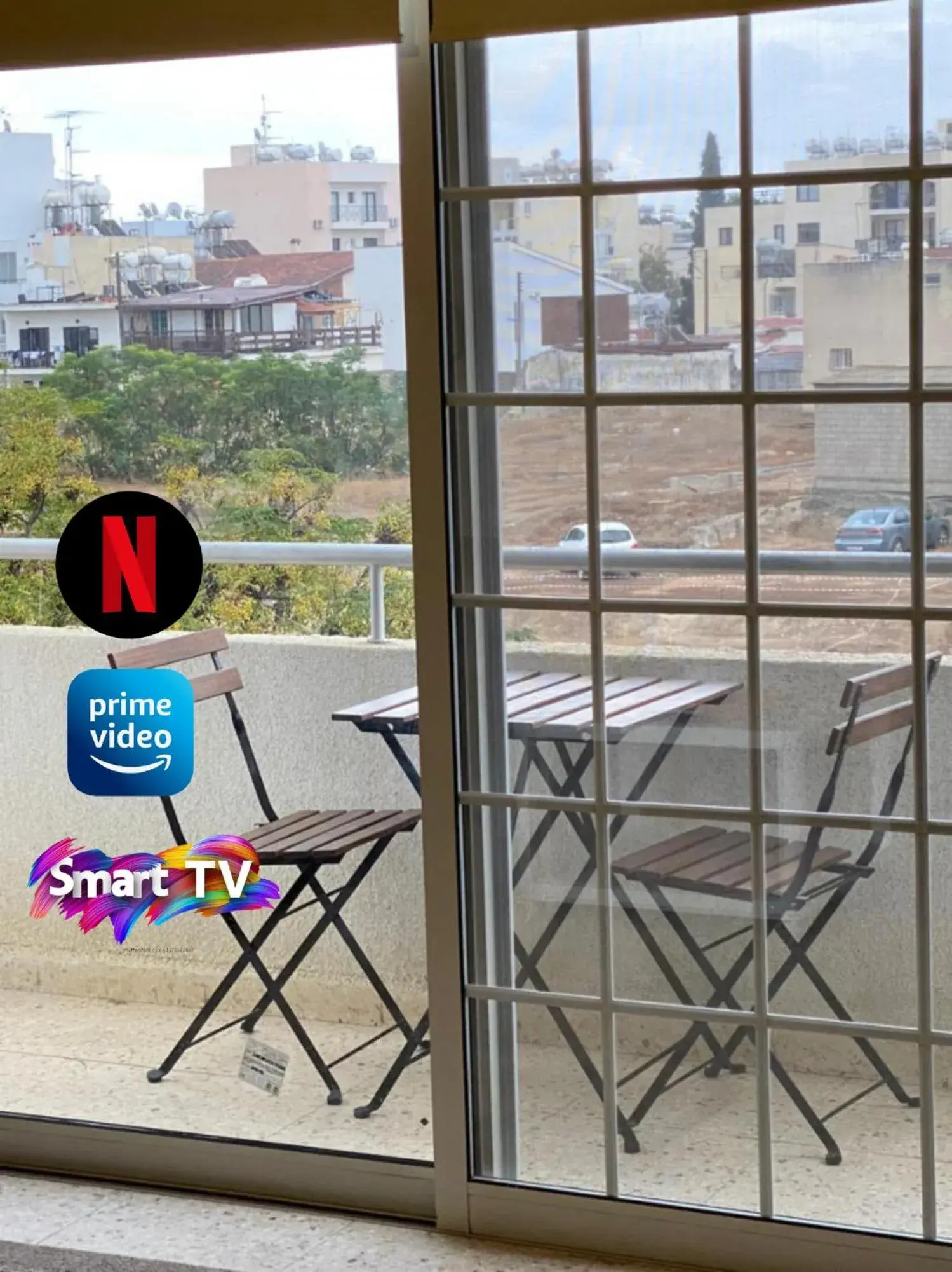 Deluxe Double Room with Shared Bathroom in Larnaca Comfort Rooms With Smart TV & Netflix Deluxe Double Room with Shared Bathroom in Larnaca Comfort Rooms With Smart TV & Netflix