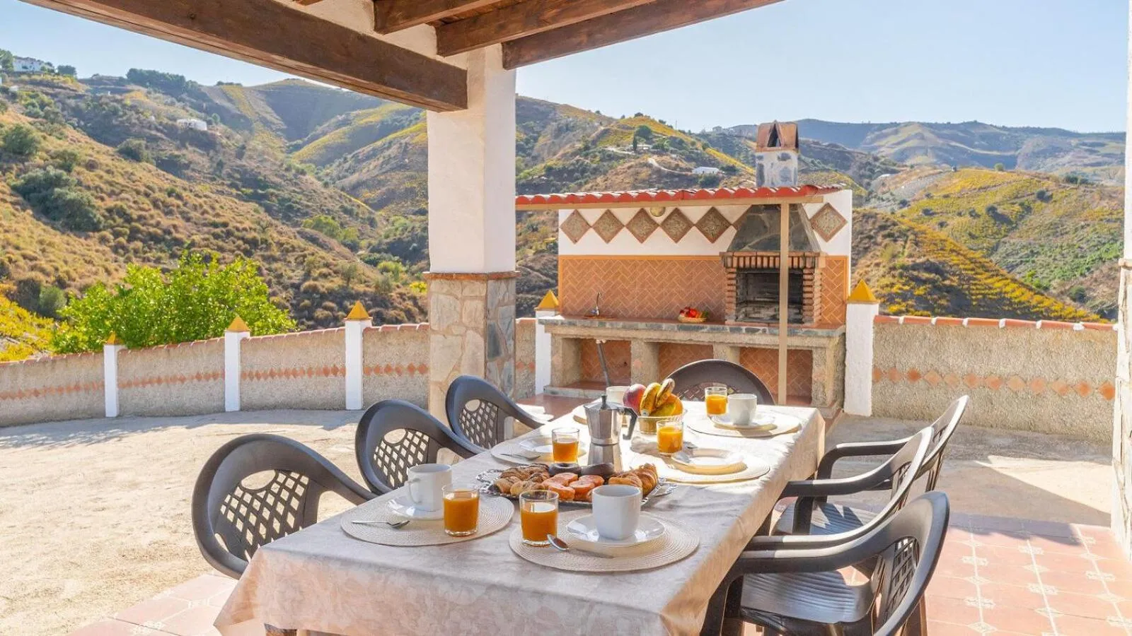 BBQ facilities in Casa Herrero El Borge by Ruralidays