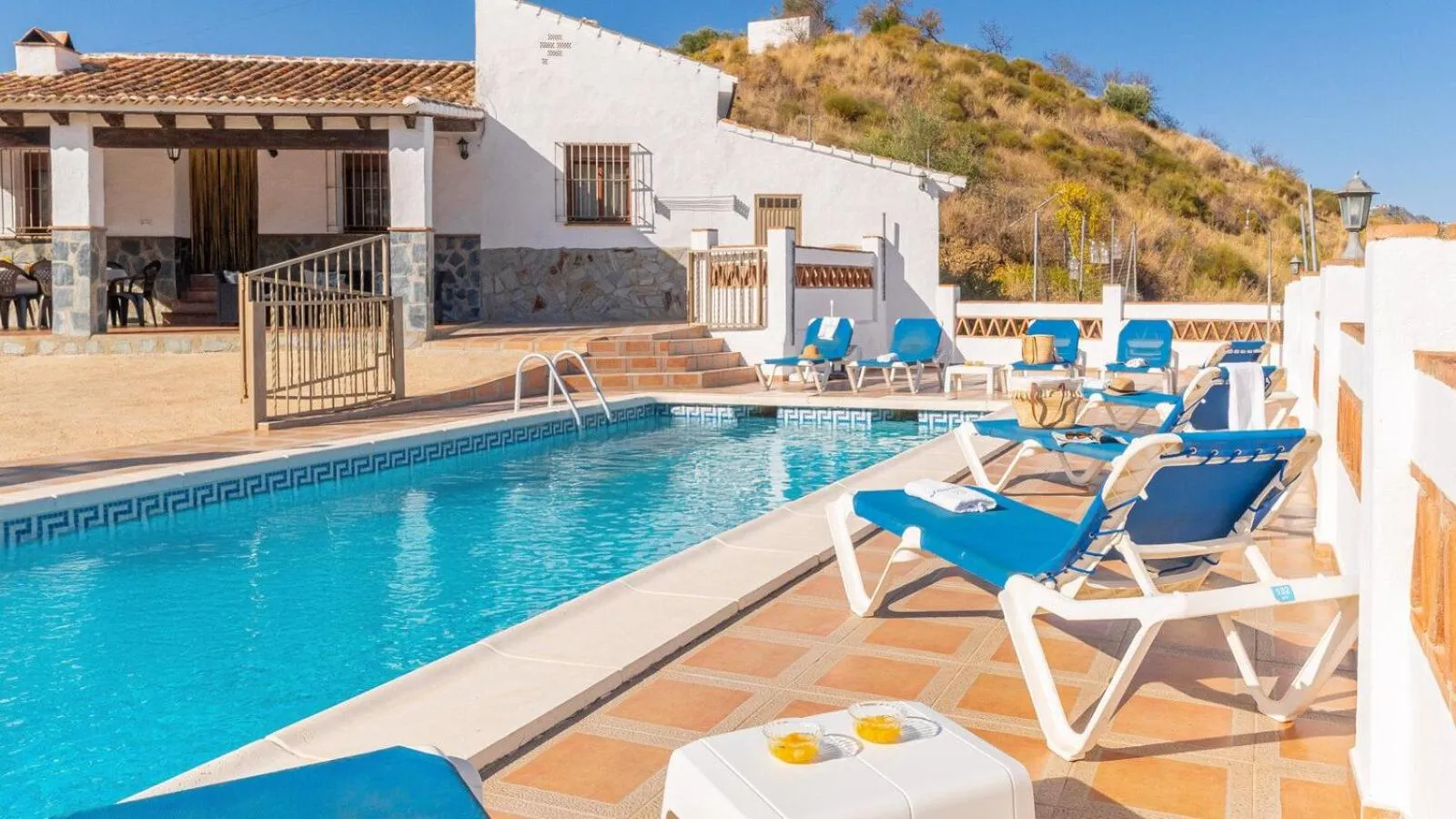 Swimming pool in Casa Herrero El Borge by Ruralidays