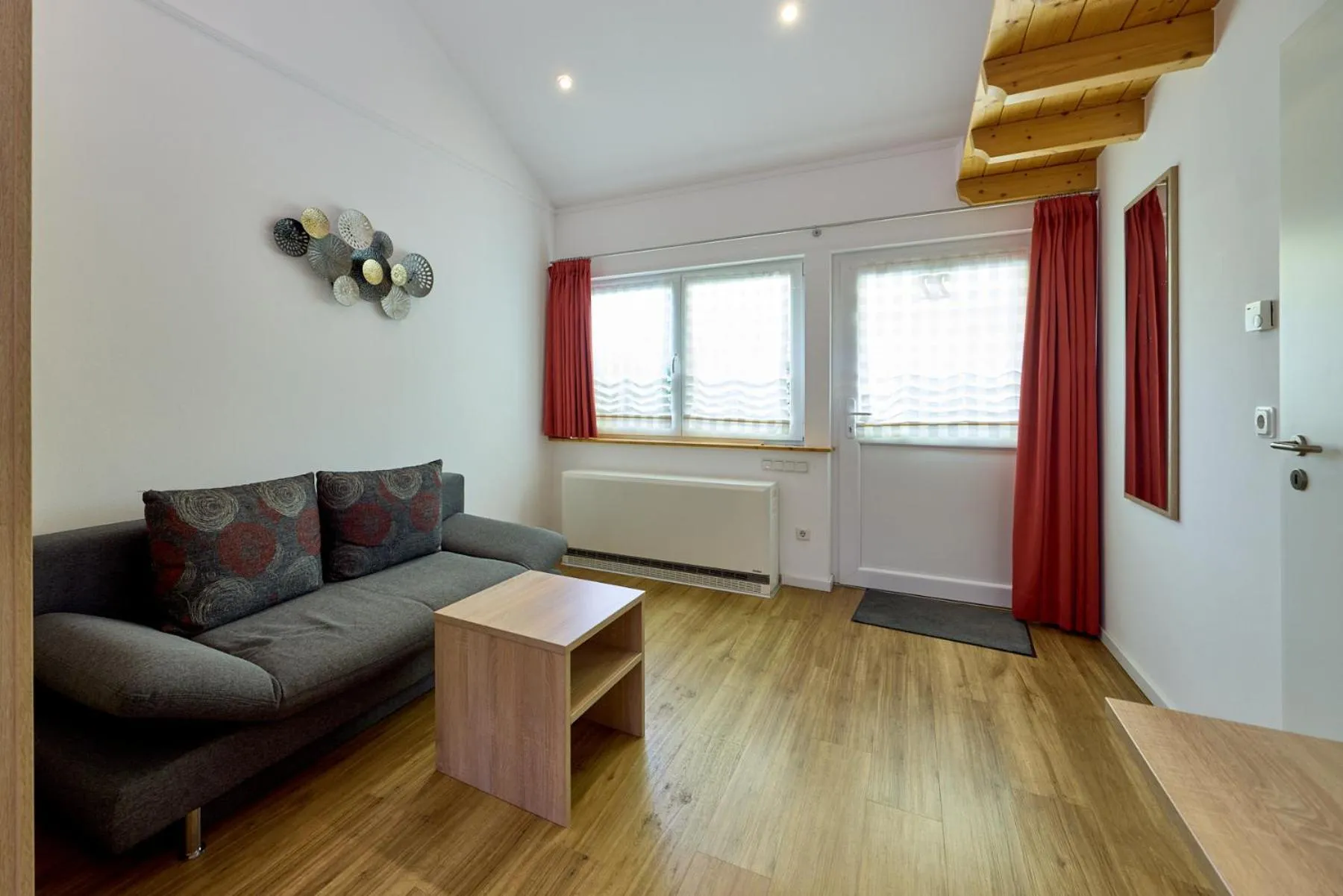 Seating area in Moselhotel Weinhaus Simon `Sauna`Restaurant`ELadesäule