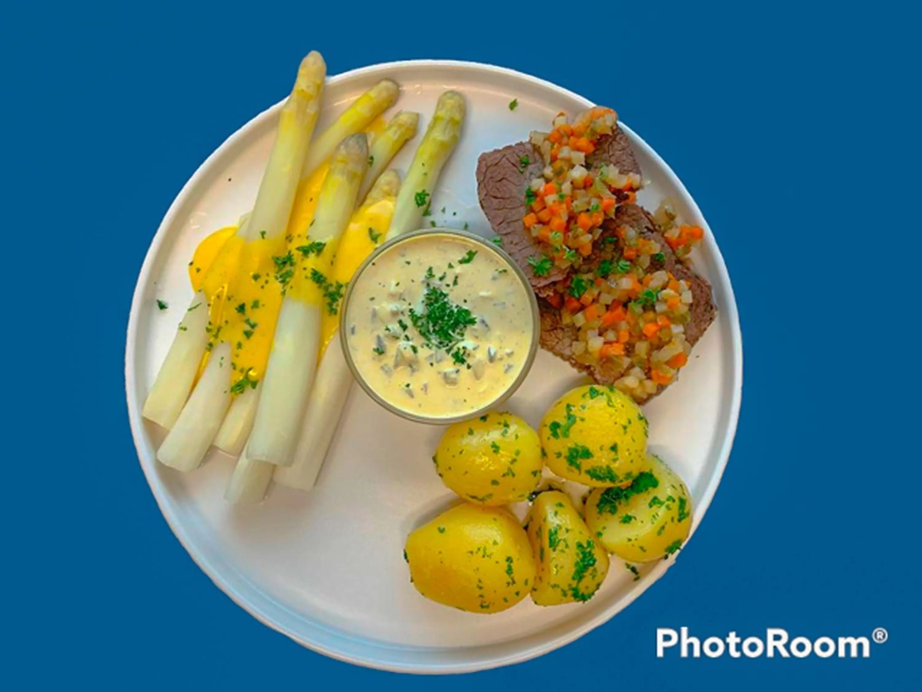 Restaurant/places to eat in Moselhotel Weinhaus Simon `Sauna`Restaurant`ELadesäule