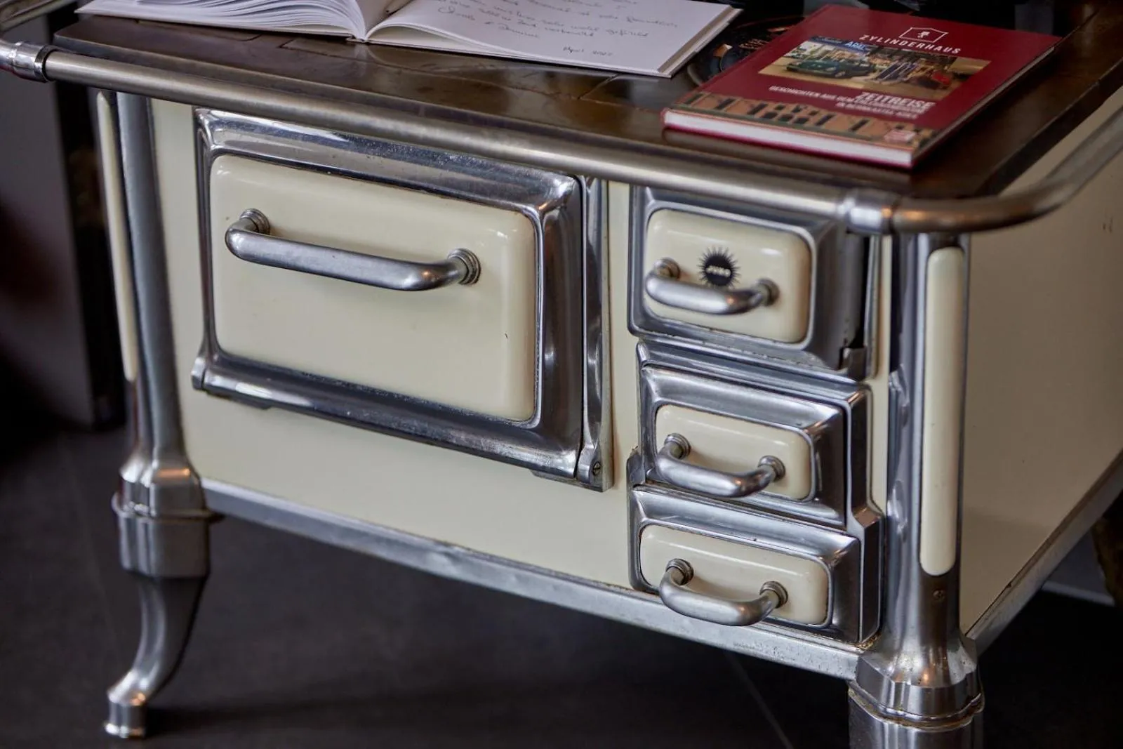 Lobby or reception in Moselhotel Weinhaus Simon `Sauna`Restaurant`ELadesäule