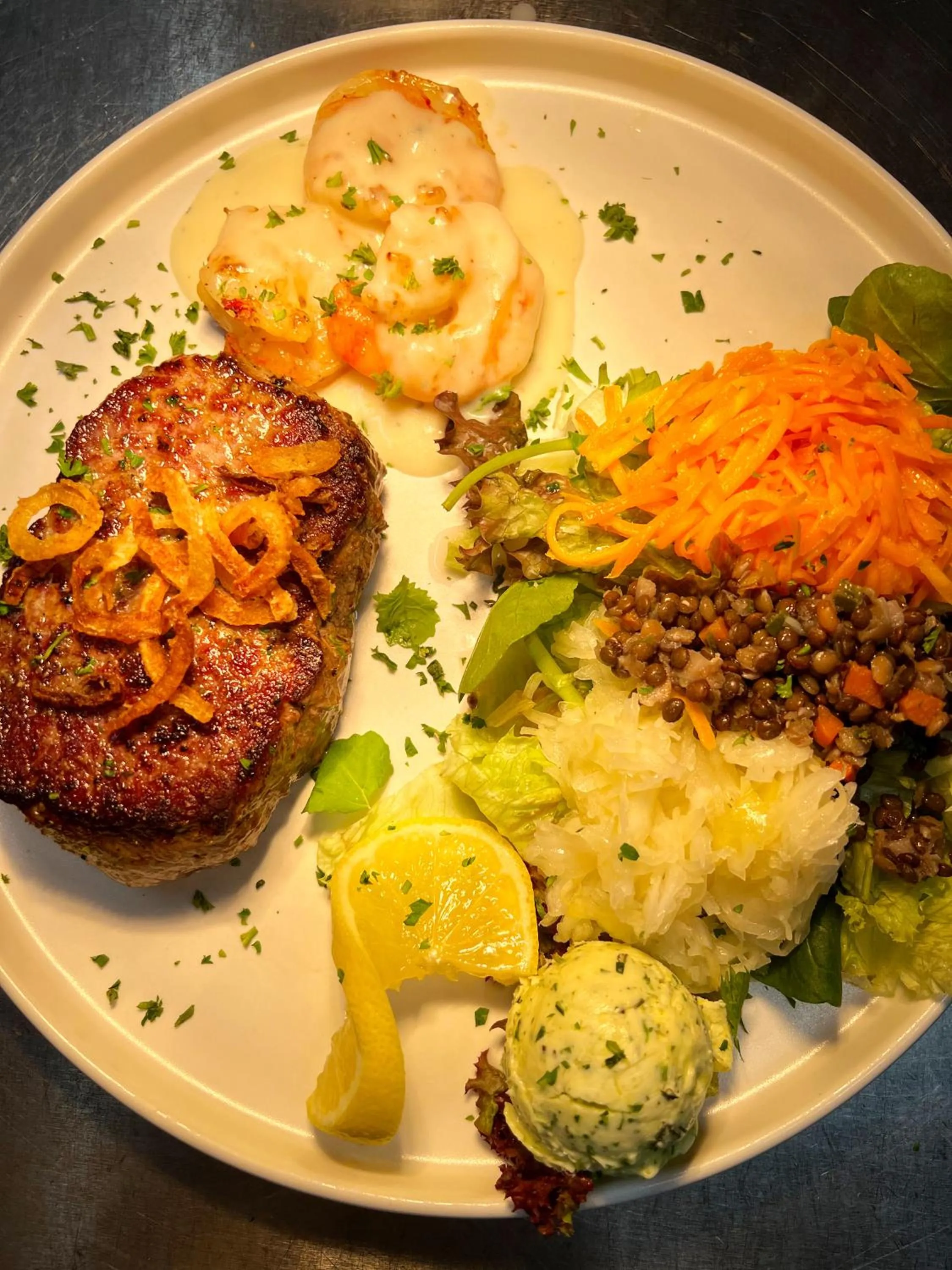 Restaurant/places to eat in Moselhotel Weinhaus Simon `Sauna`Restaurant`ELadesäule