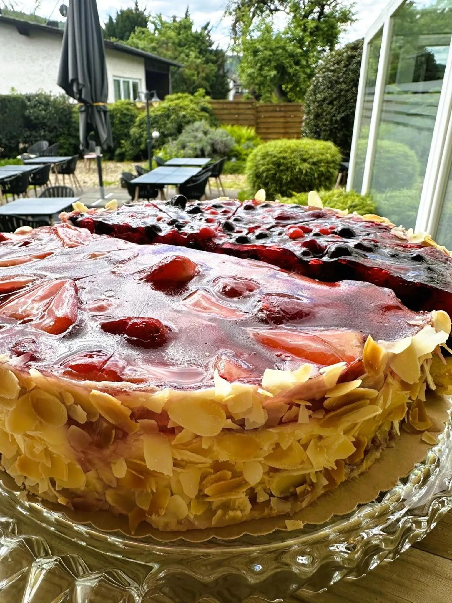 Restaurant/places to eat in Moselhotel Weinhaus Simon `Sauna`Restaurant`ELadesäule