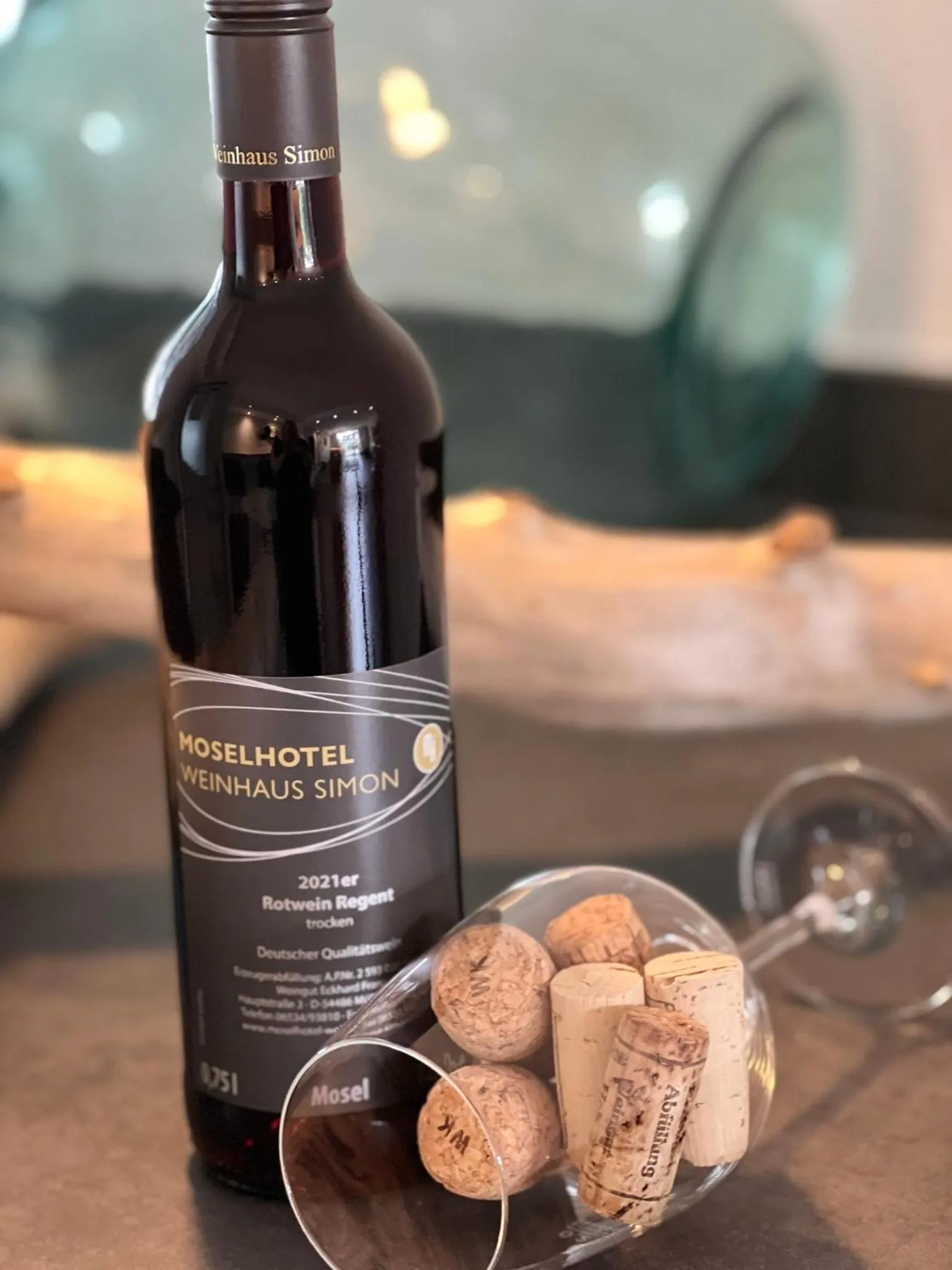 Drinks in Moselhotel Weinhaus Simon `Sauna`Restaurant`ELadesäule