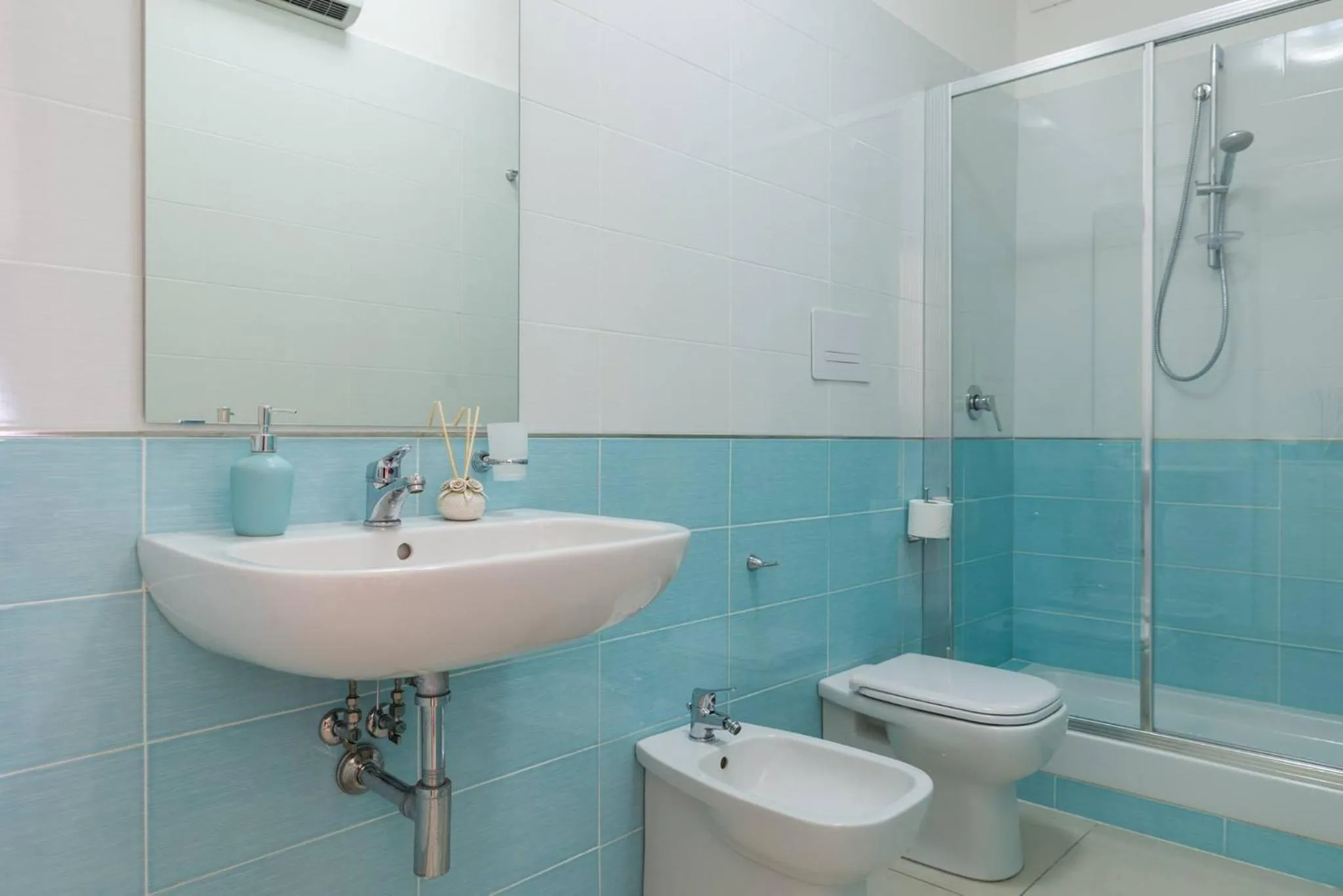 Shower in Bed and Breakfast Marlè