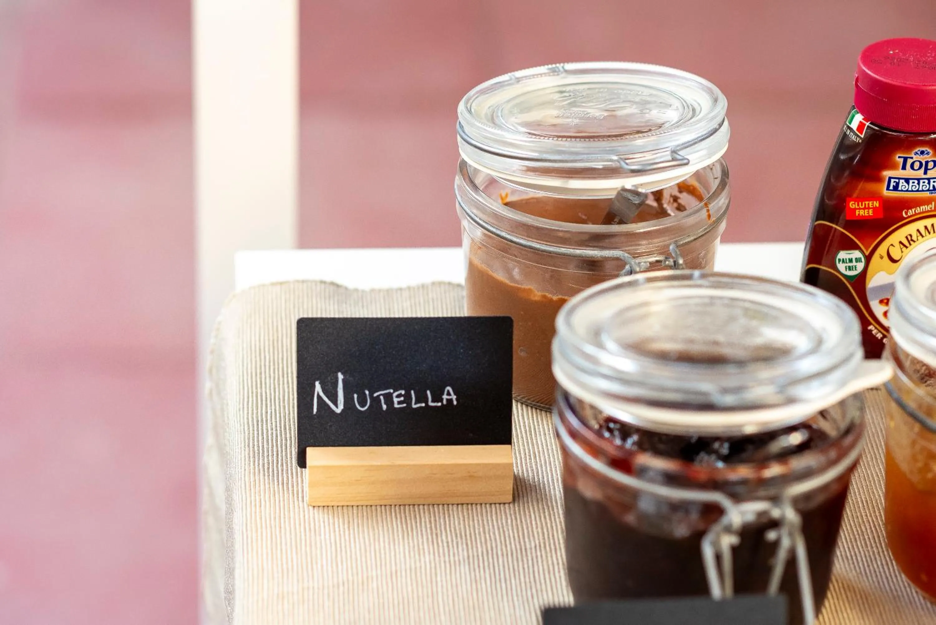 Food and drinks in Marlè Rooms