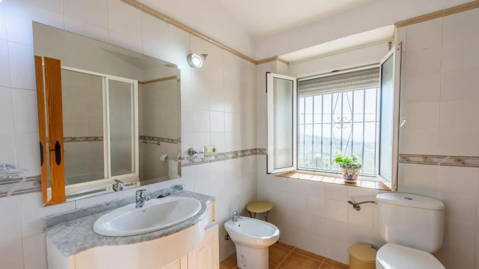 Bathroom in Casa Francisca Antequera - La Higuera by Ruralidays