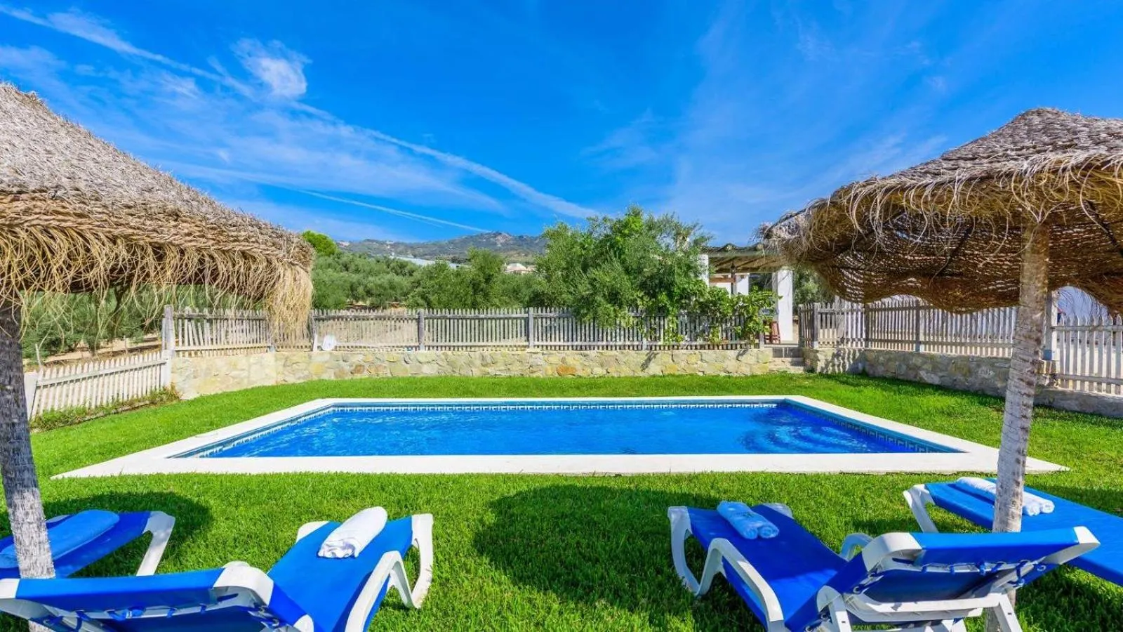 Swimming pool in Casa Francisca Antequera - La Higuera by Ruralidays