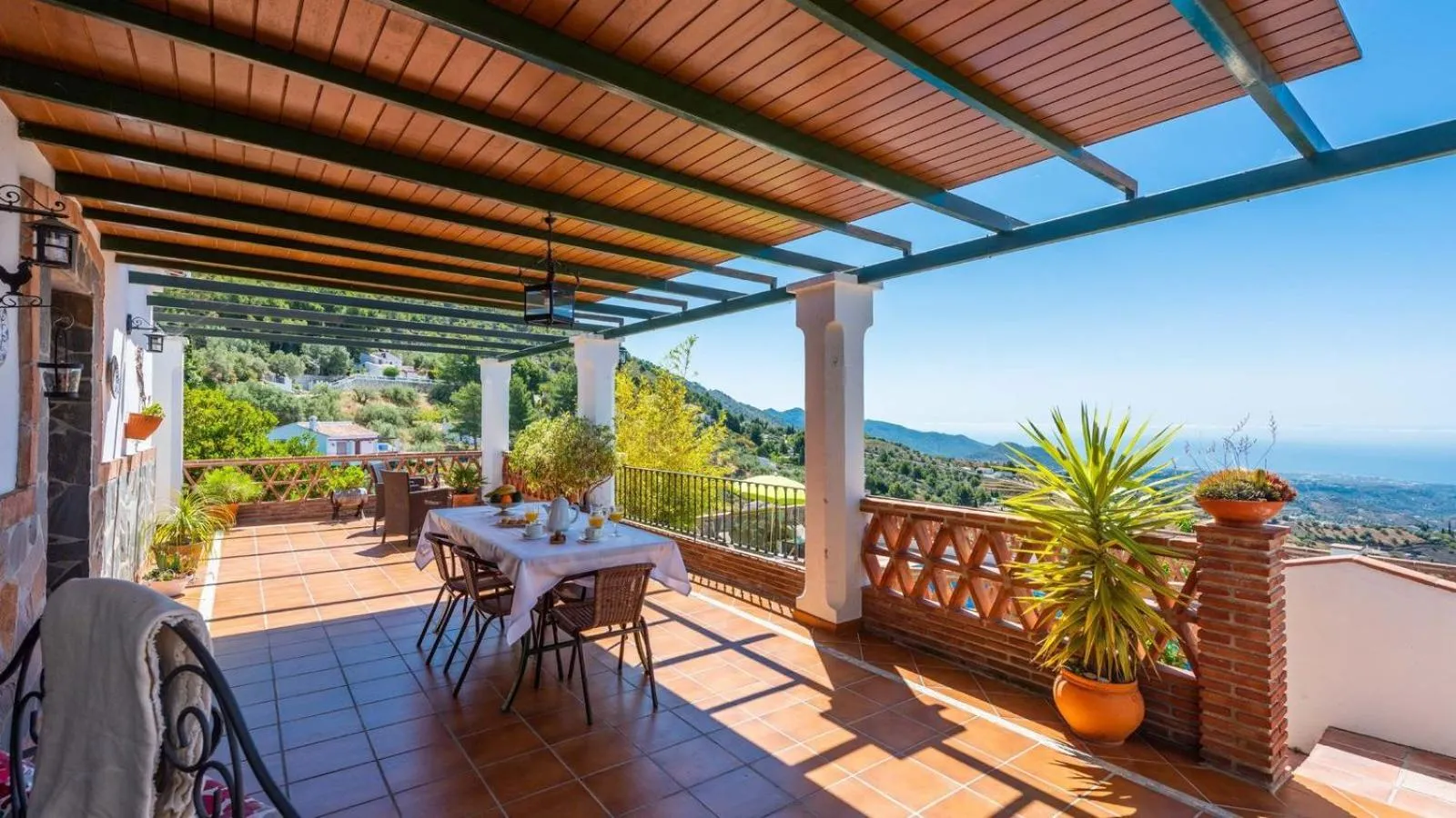 Property building in Casa Cuatro Caminos Frigiliana by Ruralidays