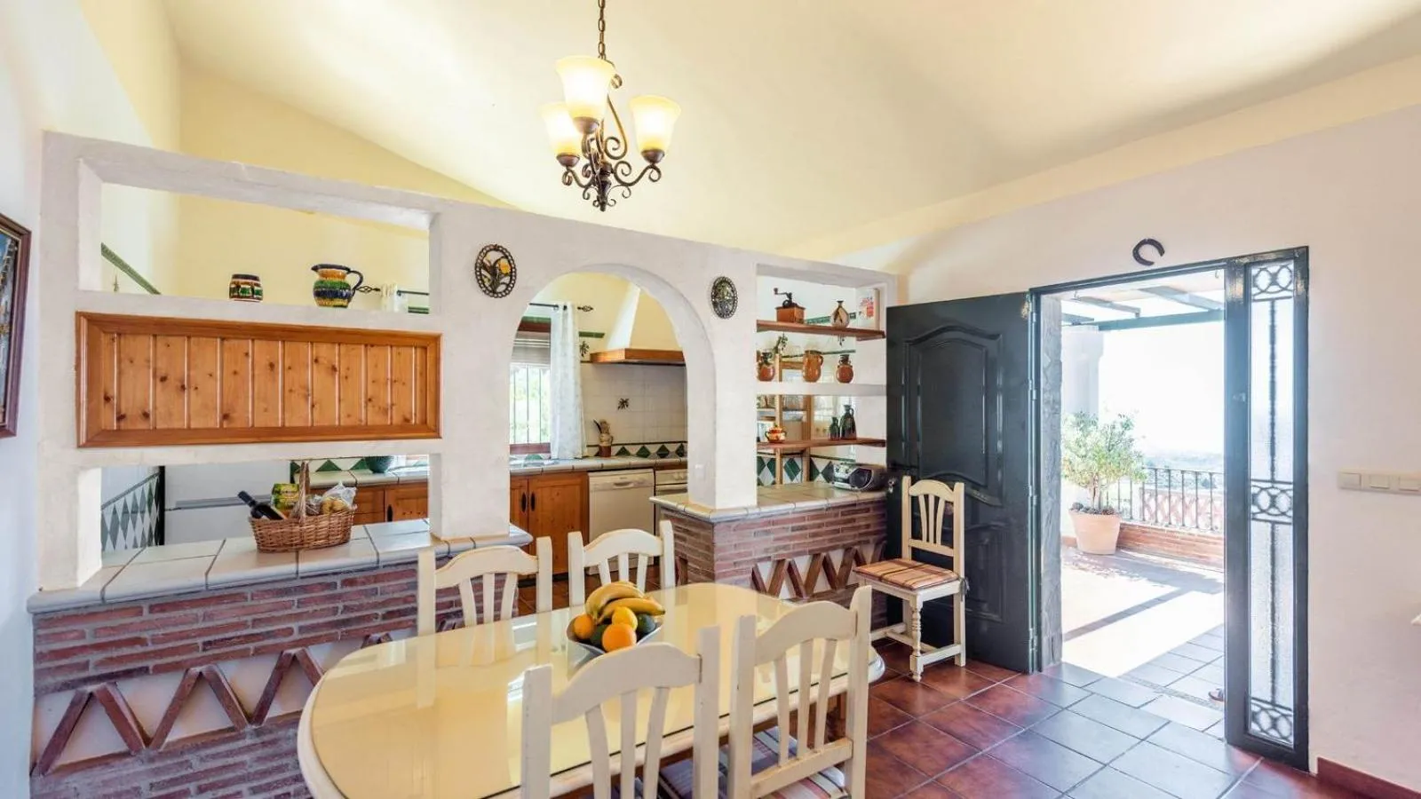 Dining area in Casa Cuatro Caminos Frigiliana by Ruralidays