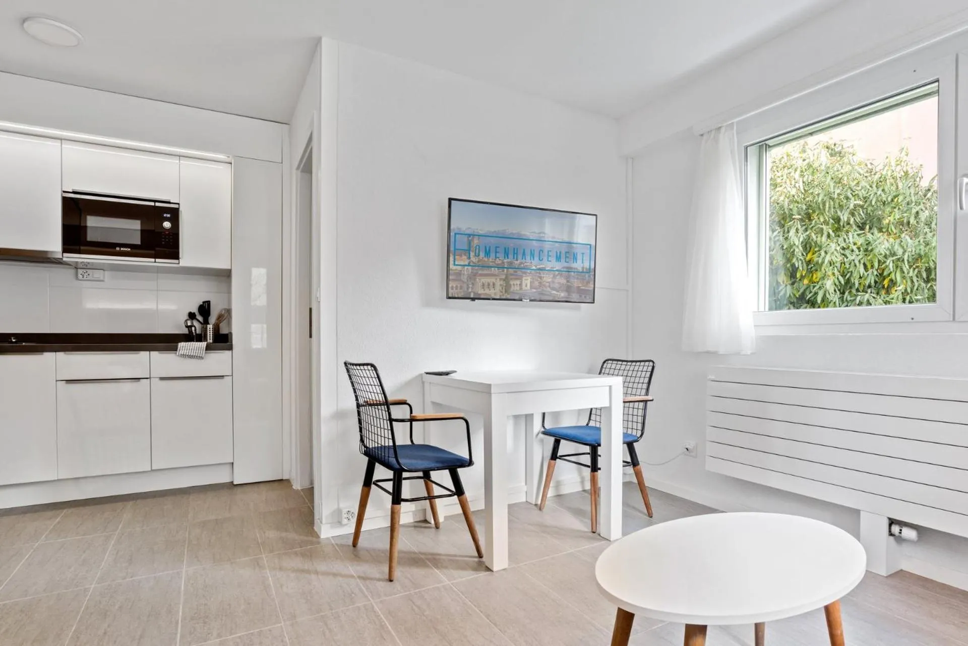 Dining area in Berne 2 - Self Check In by Homenhancement