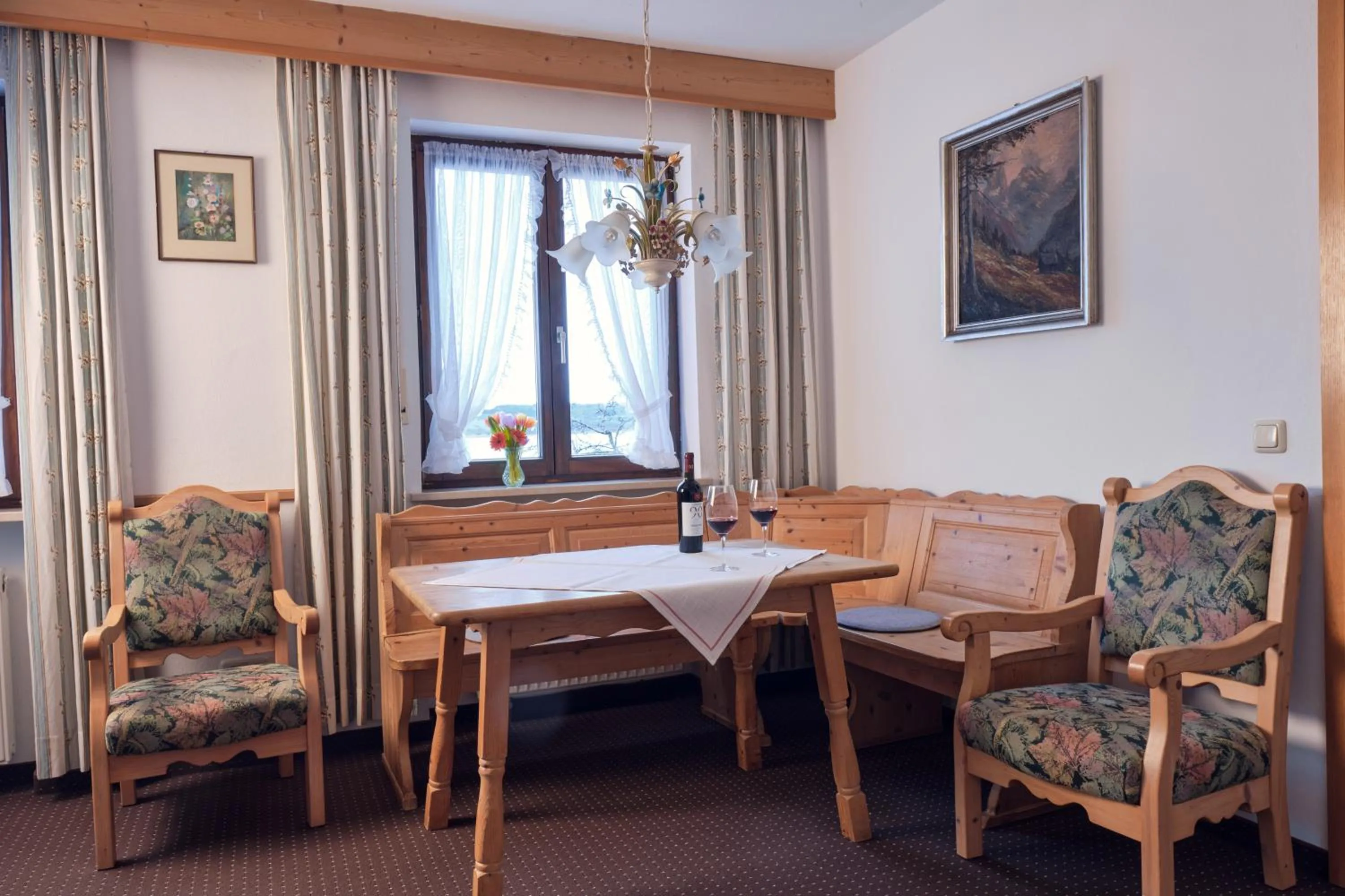 Photo of the whole room in Seehotel Grauer Bär