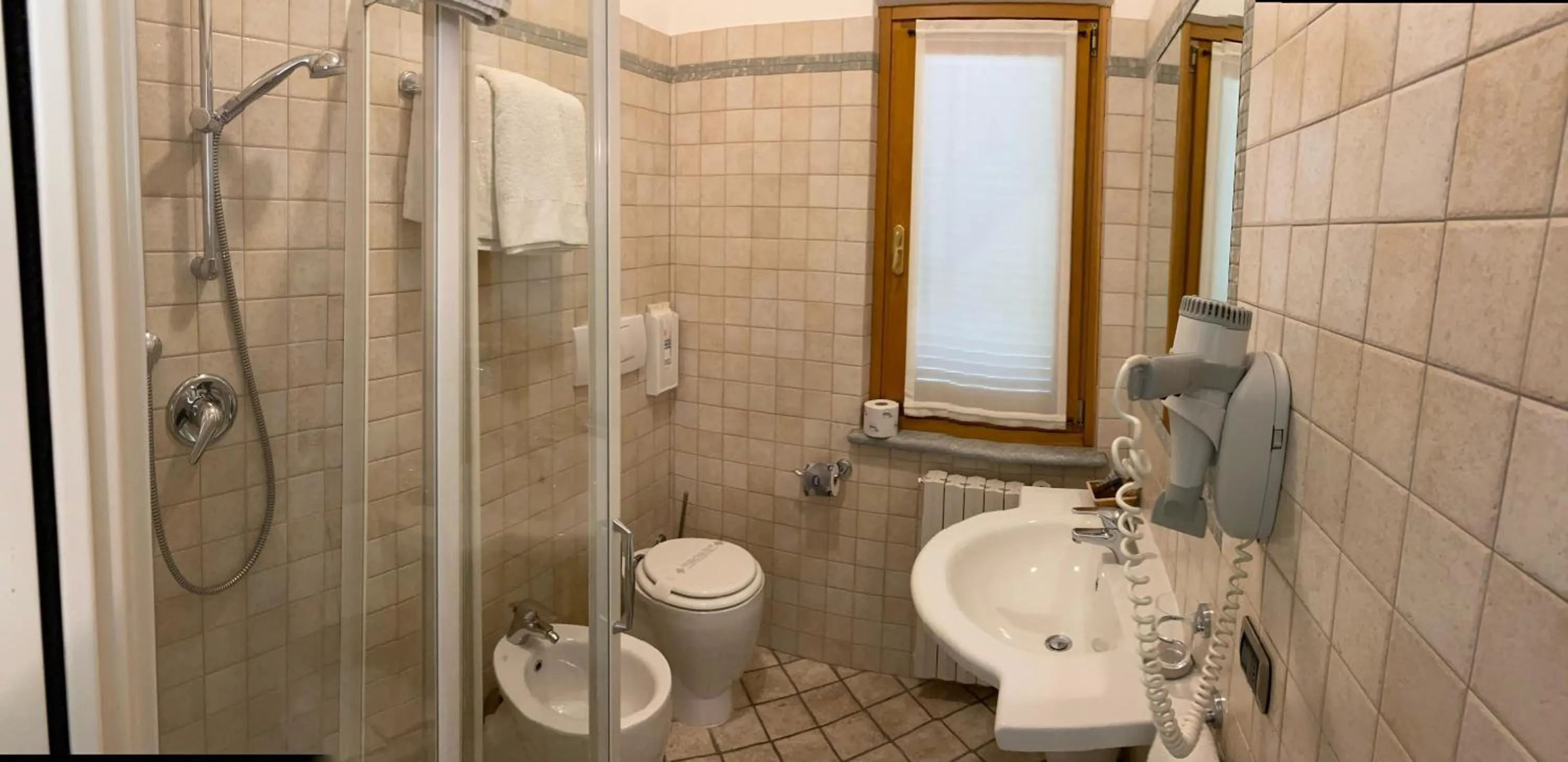 Bathroom in LA SISMONDA