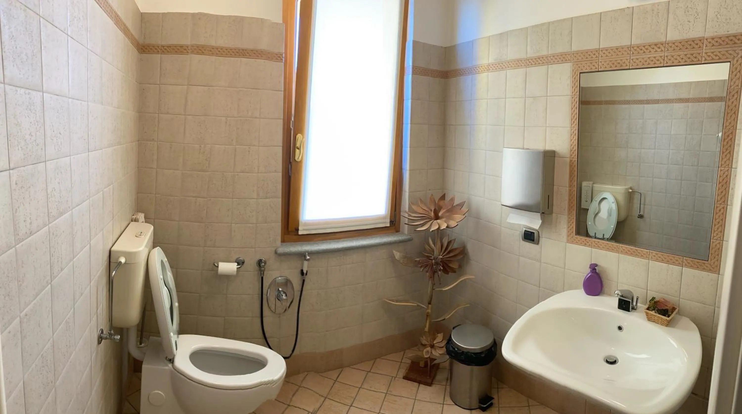 Bathroom in LA SISMONDA