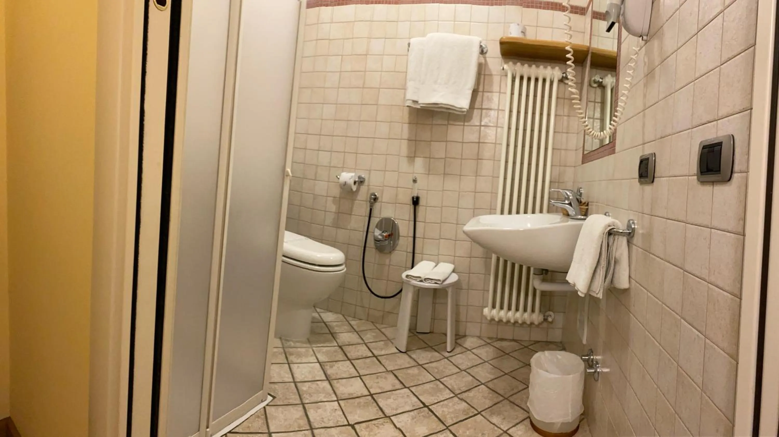 Bathroom in LA SISMONDA