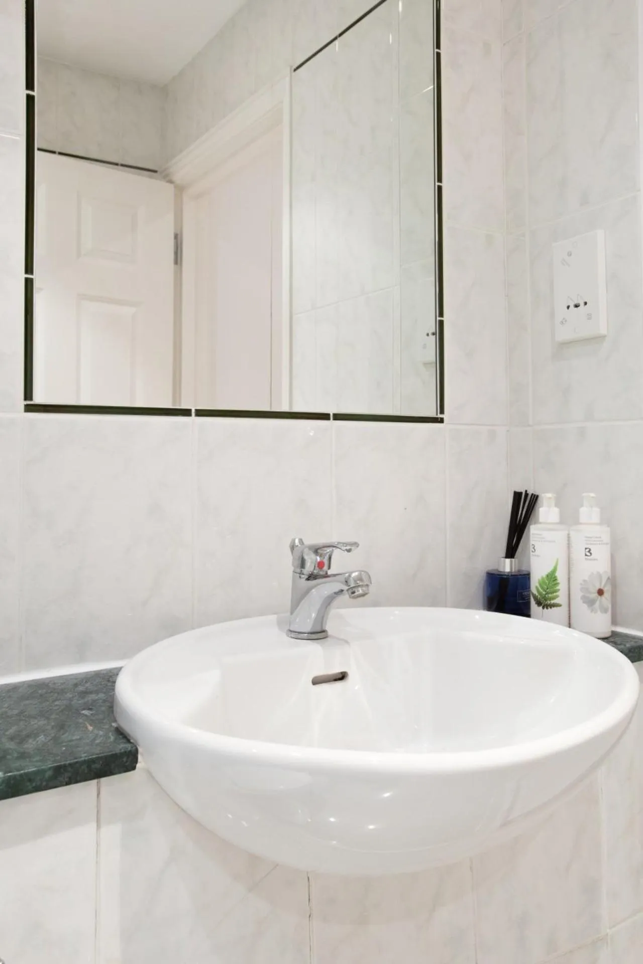 Spacious 1 bed Sloane Square