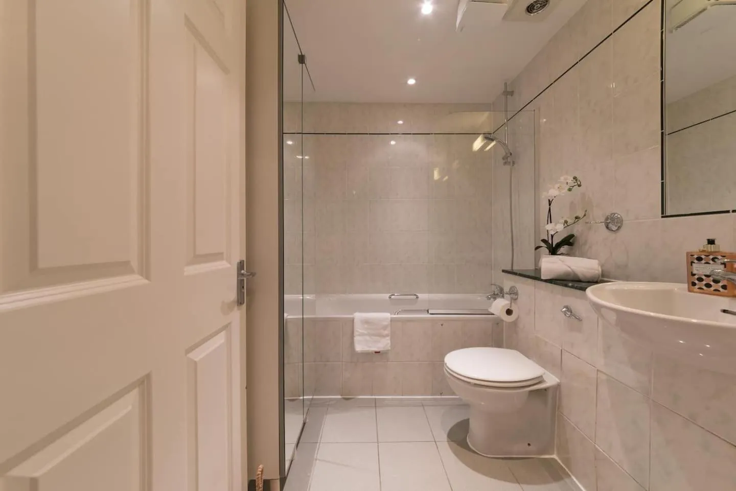 Spacious 1 bed Sloane Square