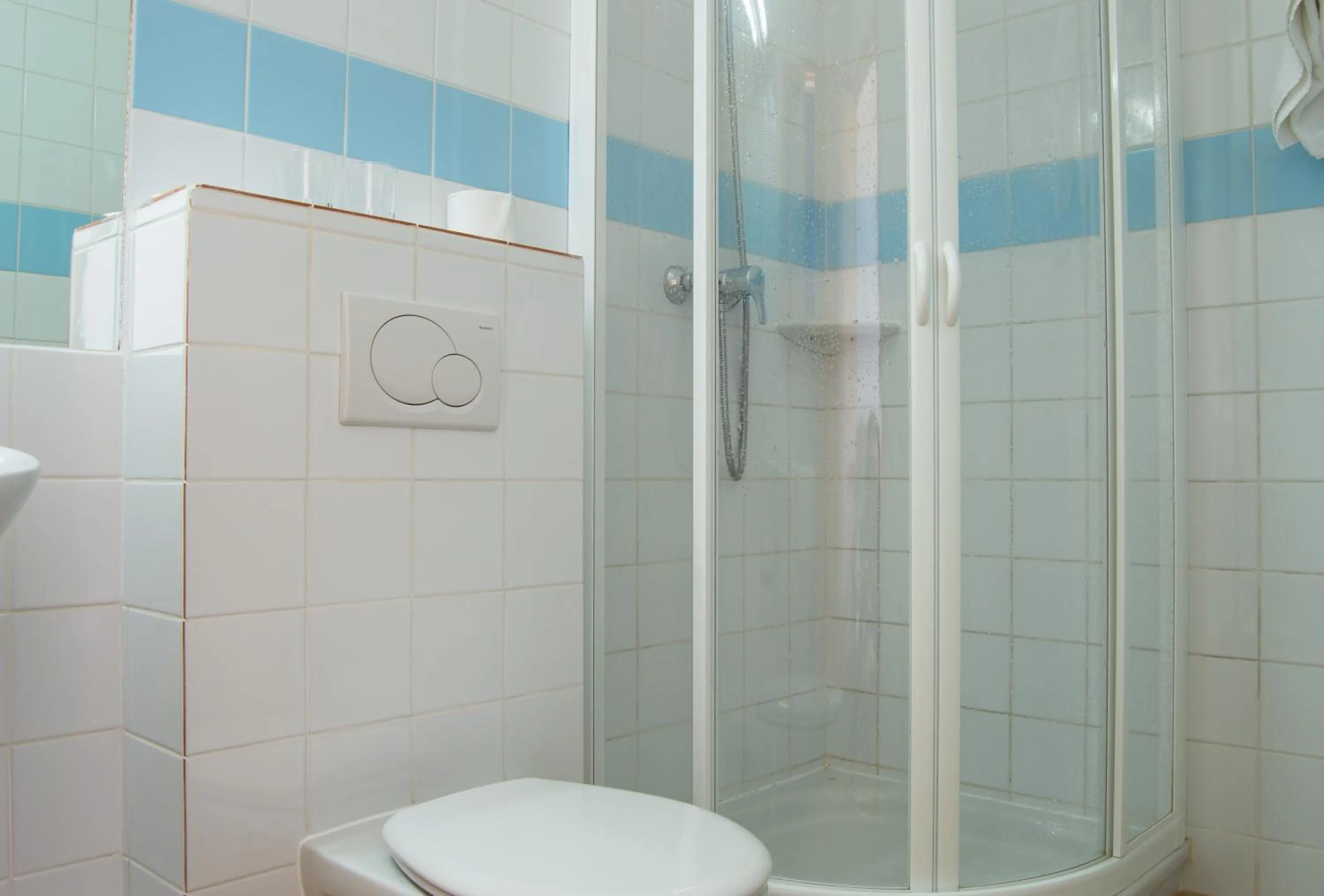 Bathroom in Hostal Mayans