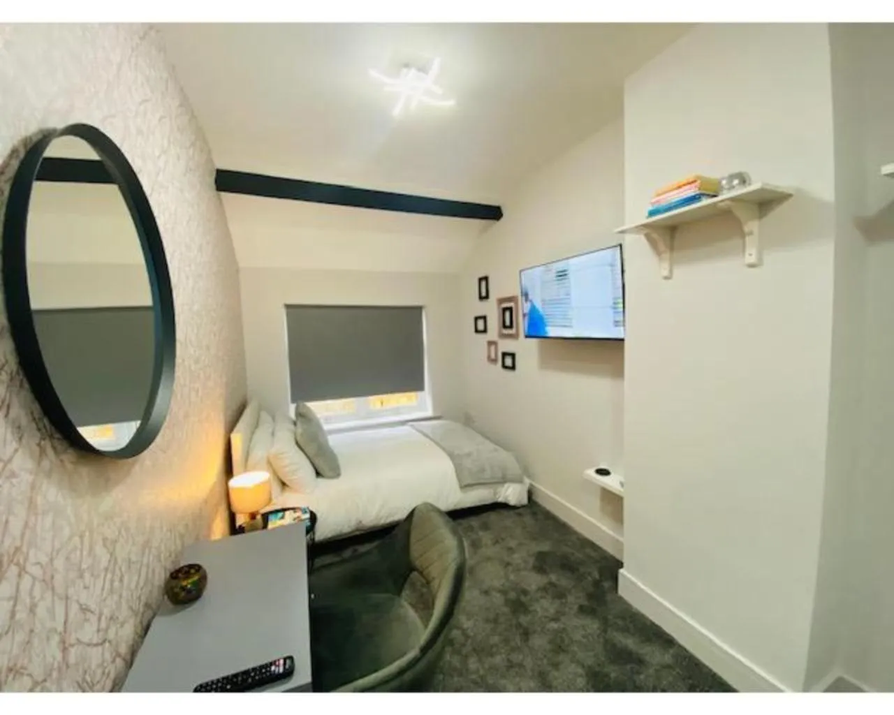 Bedroom, Bed in Townhouse PLUS @ Lower Beth Street Stoke