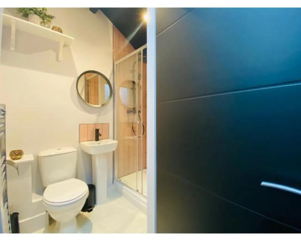 Bathroom in Townhouse PLUS @ Lower Beth Street Stoke